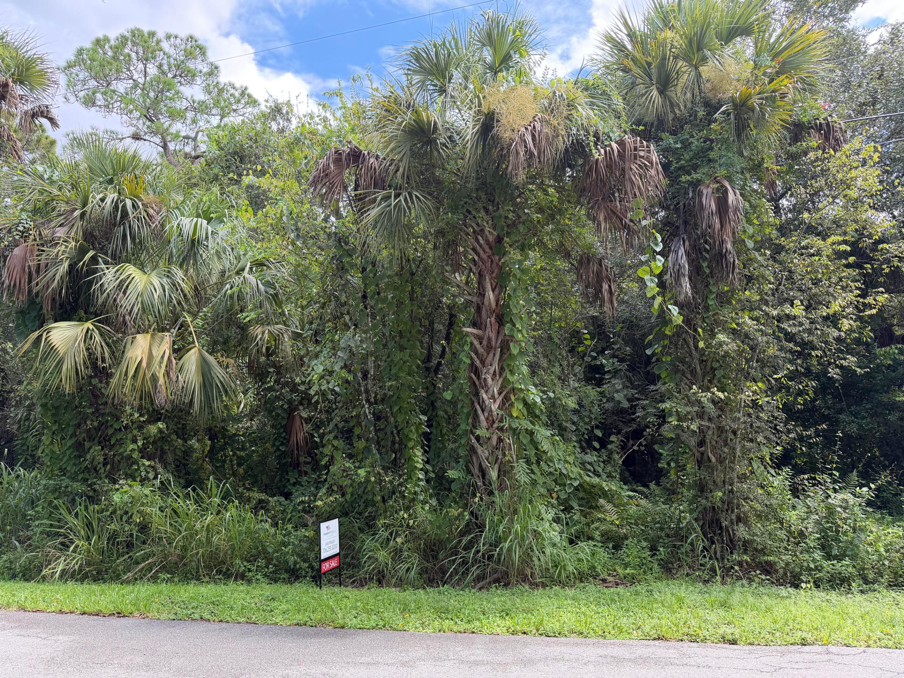 780 Live Oak Lane Property Photo 1
