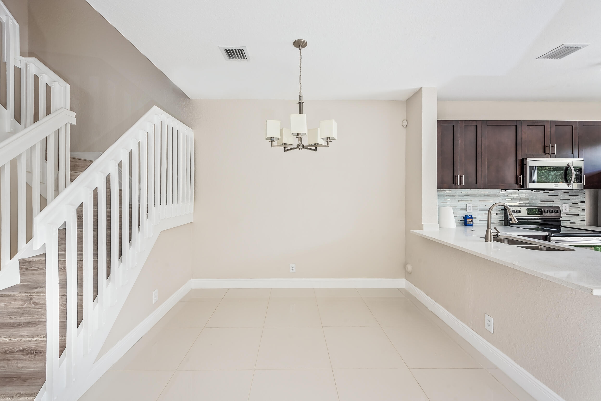 4020 Nw 90th Way Property Photo 5