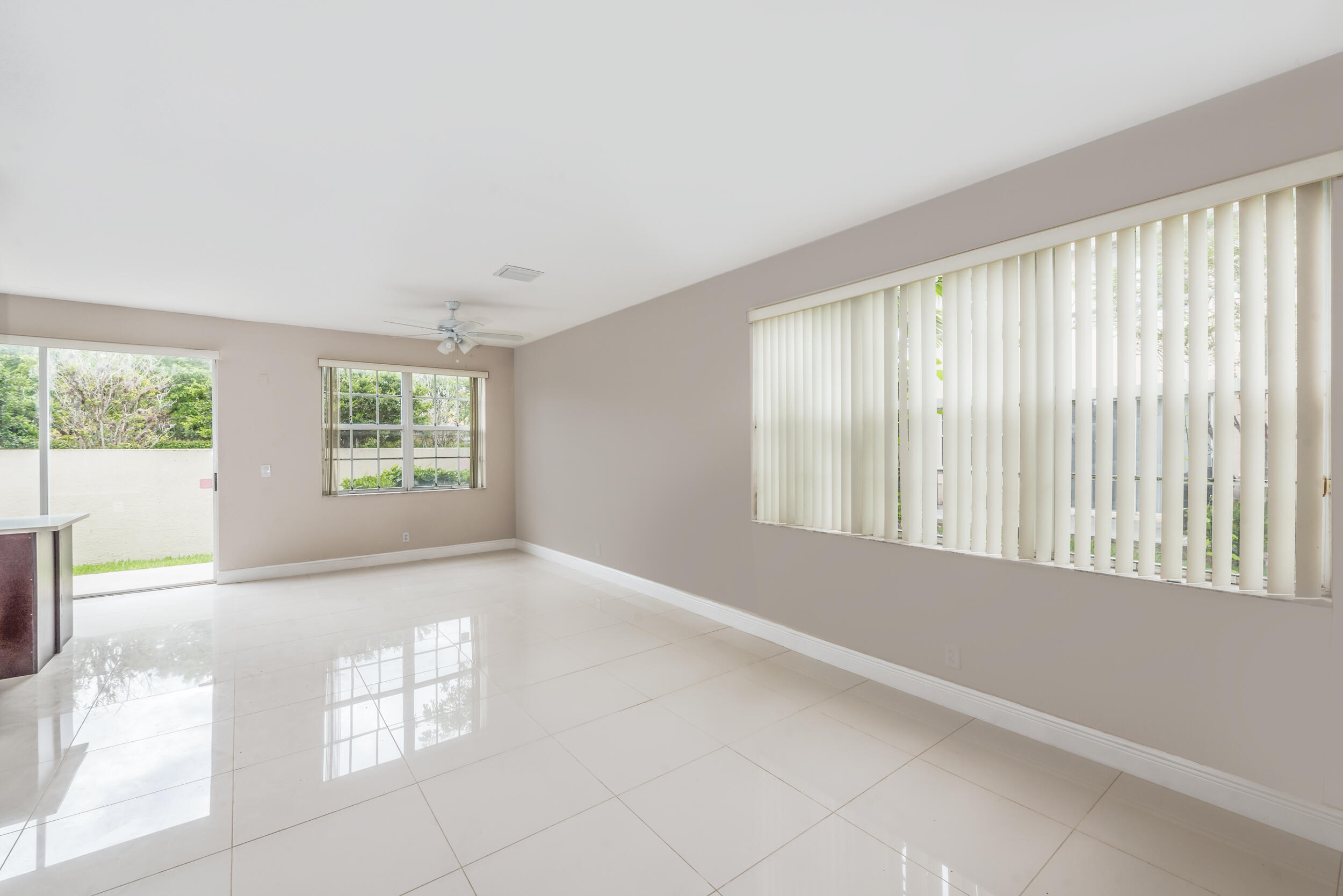 4020 Nw 90th Way Property Photo 6