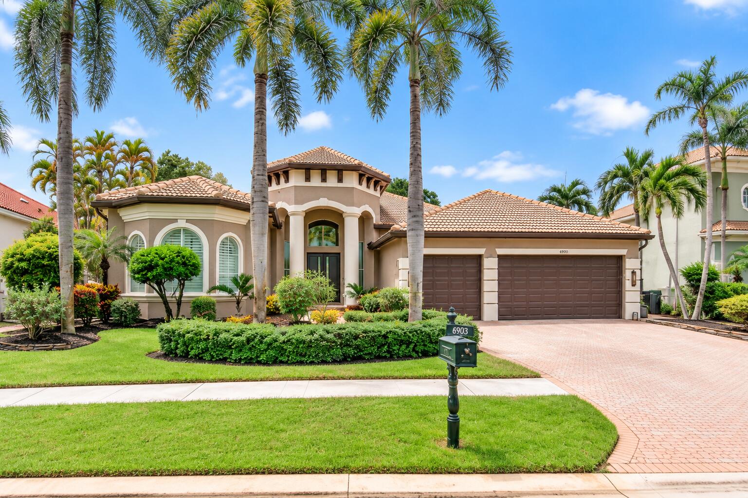 6903 Royal Orchid Circle Property Photo 1