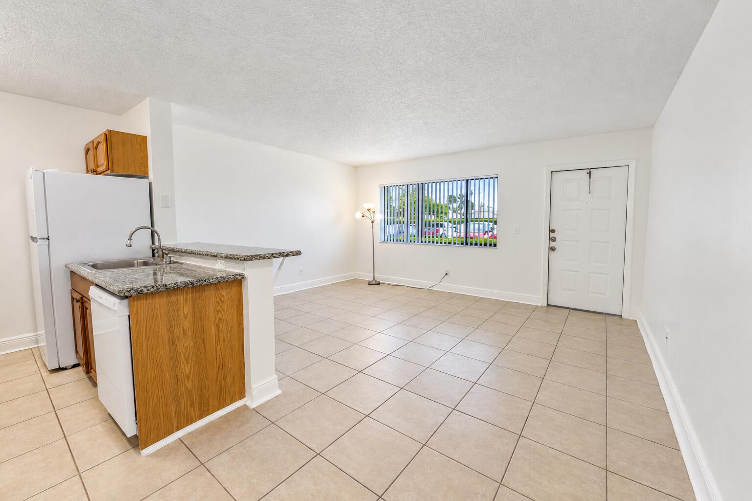 1604 Meadows Circle W Property Photo 5