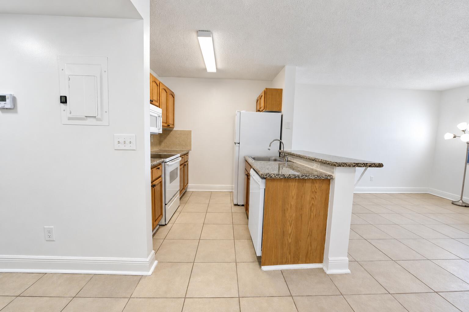 1604 Meadows Circle W Property Photo 9