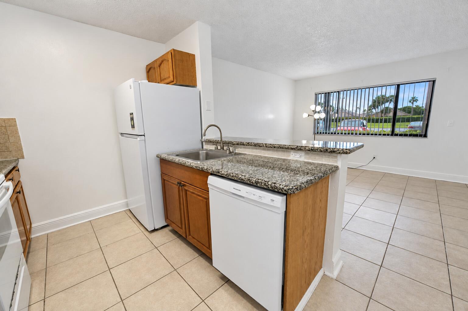 1604 Meadows Circle W Property Photo 10