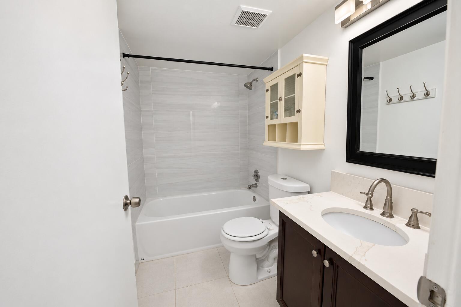 1604 Meadows Circle W Property Photo 12