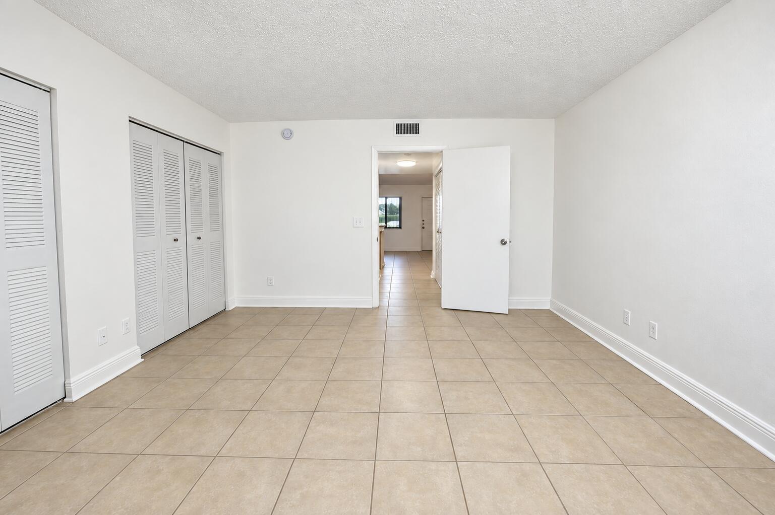 1604 Meadows Circle W Property Photo 13