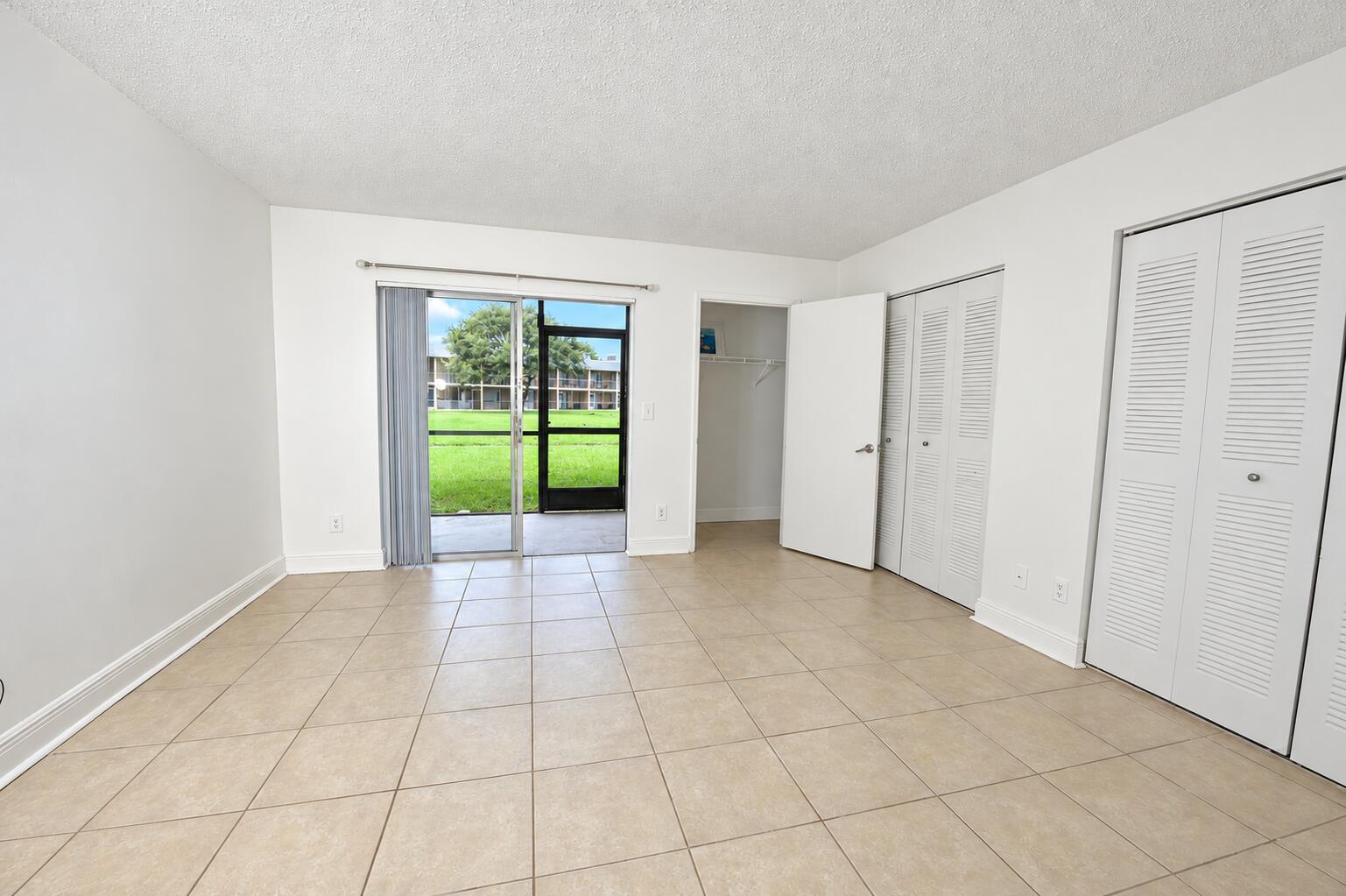 1604 Meadows Circle W Property Photo 14