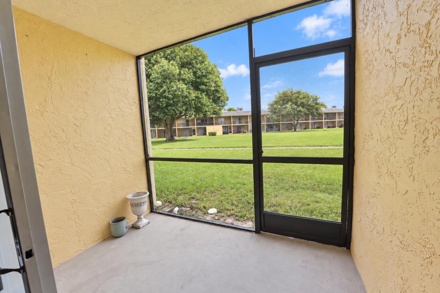 1604 Meadows Circle W Property Photo 15