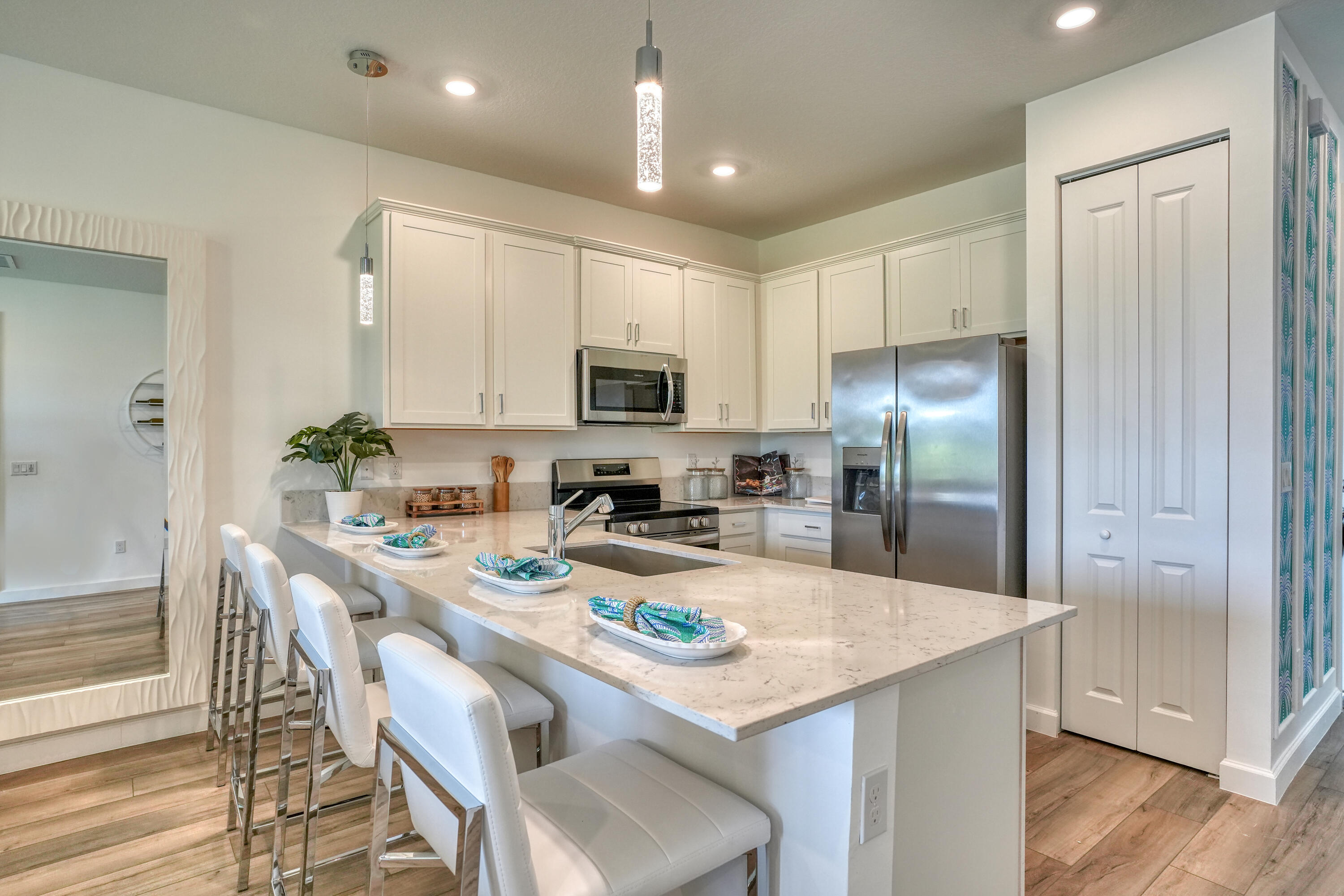 5832 SHINING SEA Court Property Photo 1
