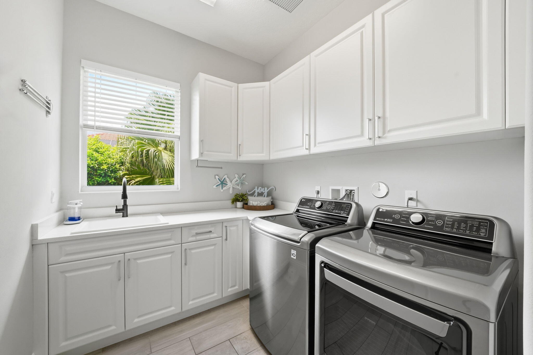 413 Jacqueline Way Sw Property Photo 24