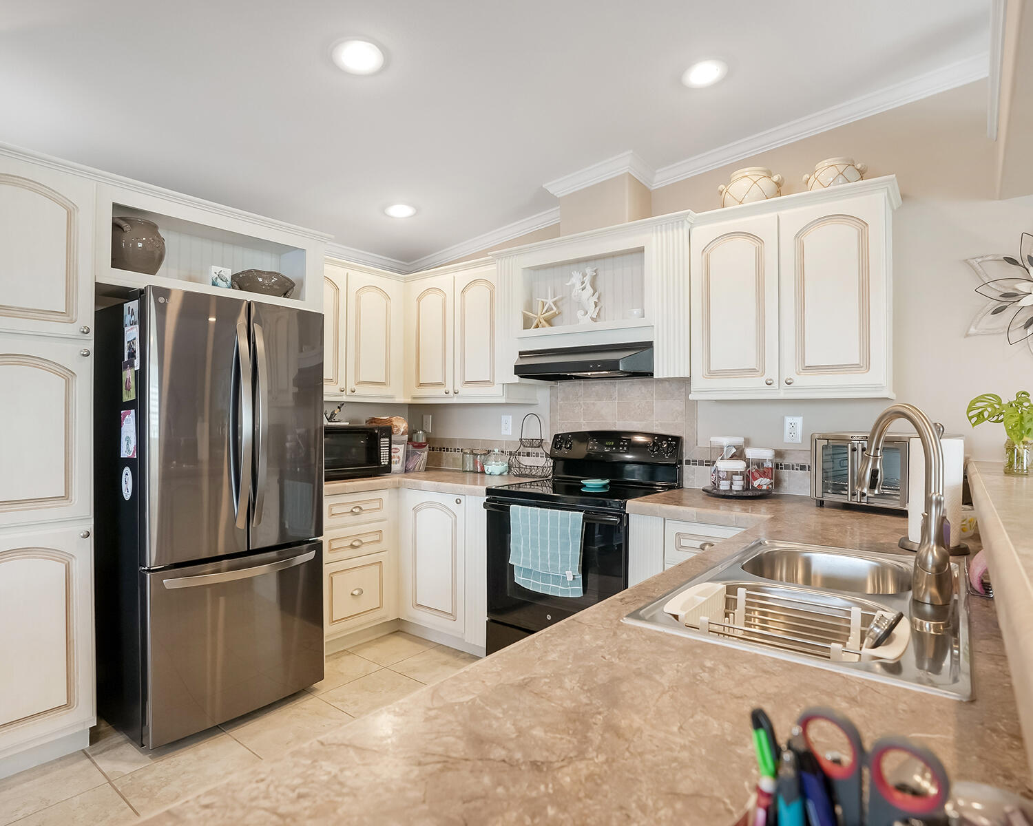 5420 Lagoon Drive Property Photo 4