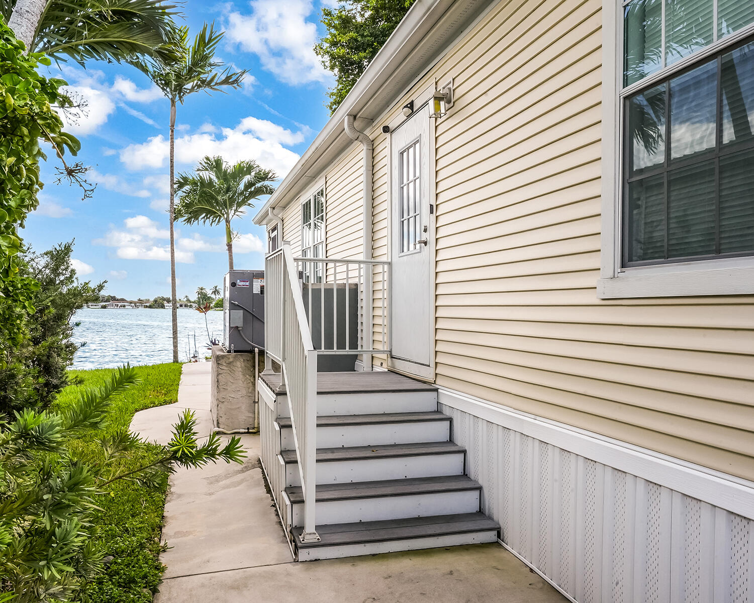 5420 Lagoon Drive Property Photo 18