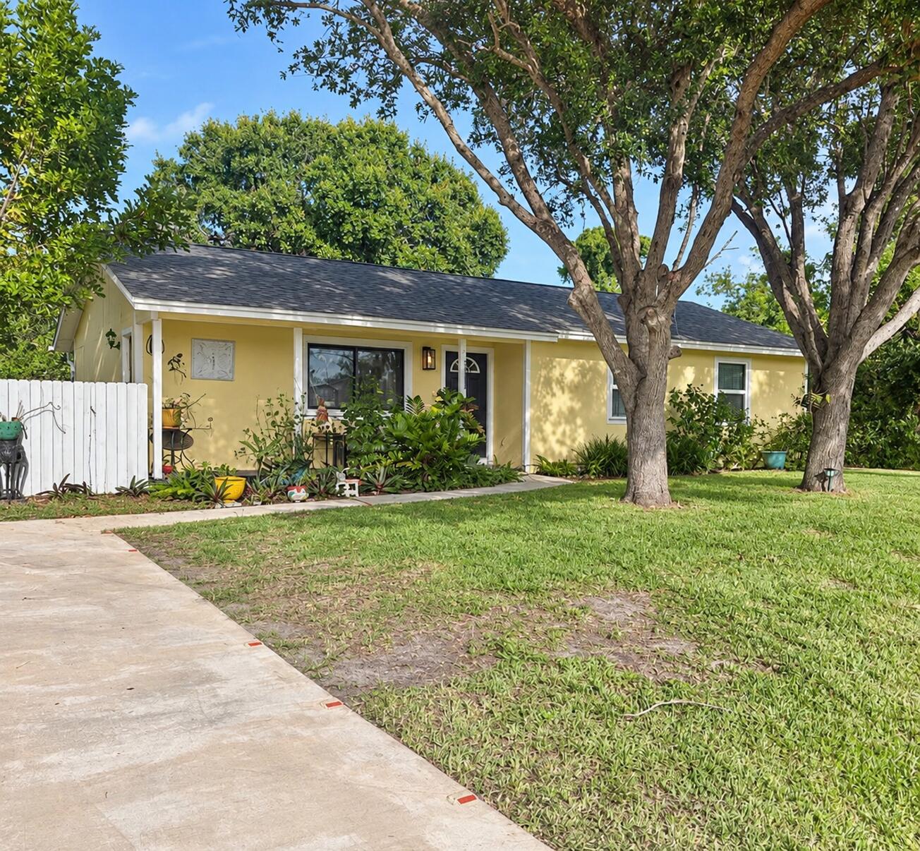 4702 Myrtle Drive Property Photo 1