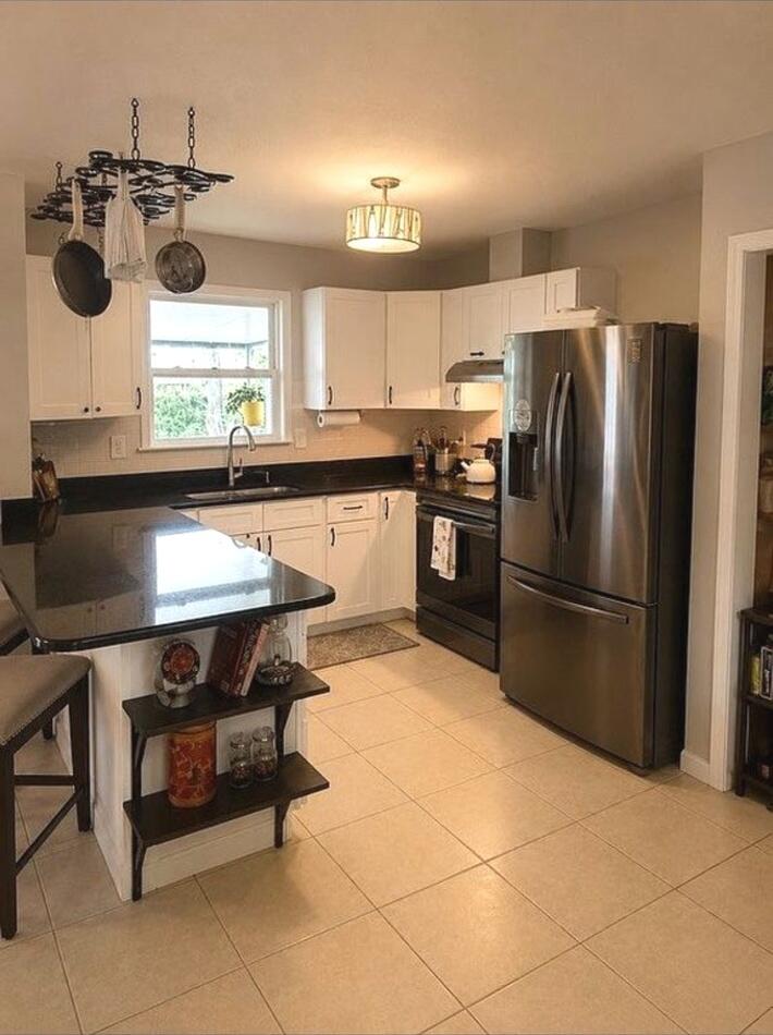 4702 Myrtle Drive Property Photo 2