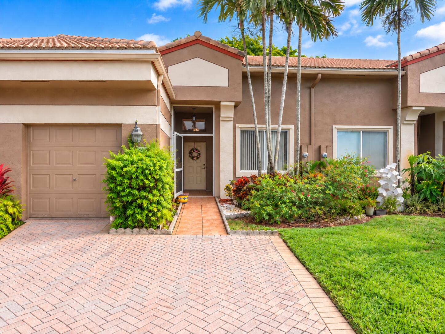 10164 LOMBARDY Drive Property Photo 1