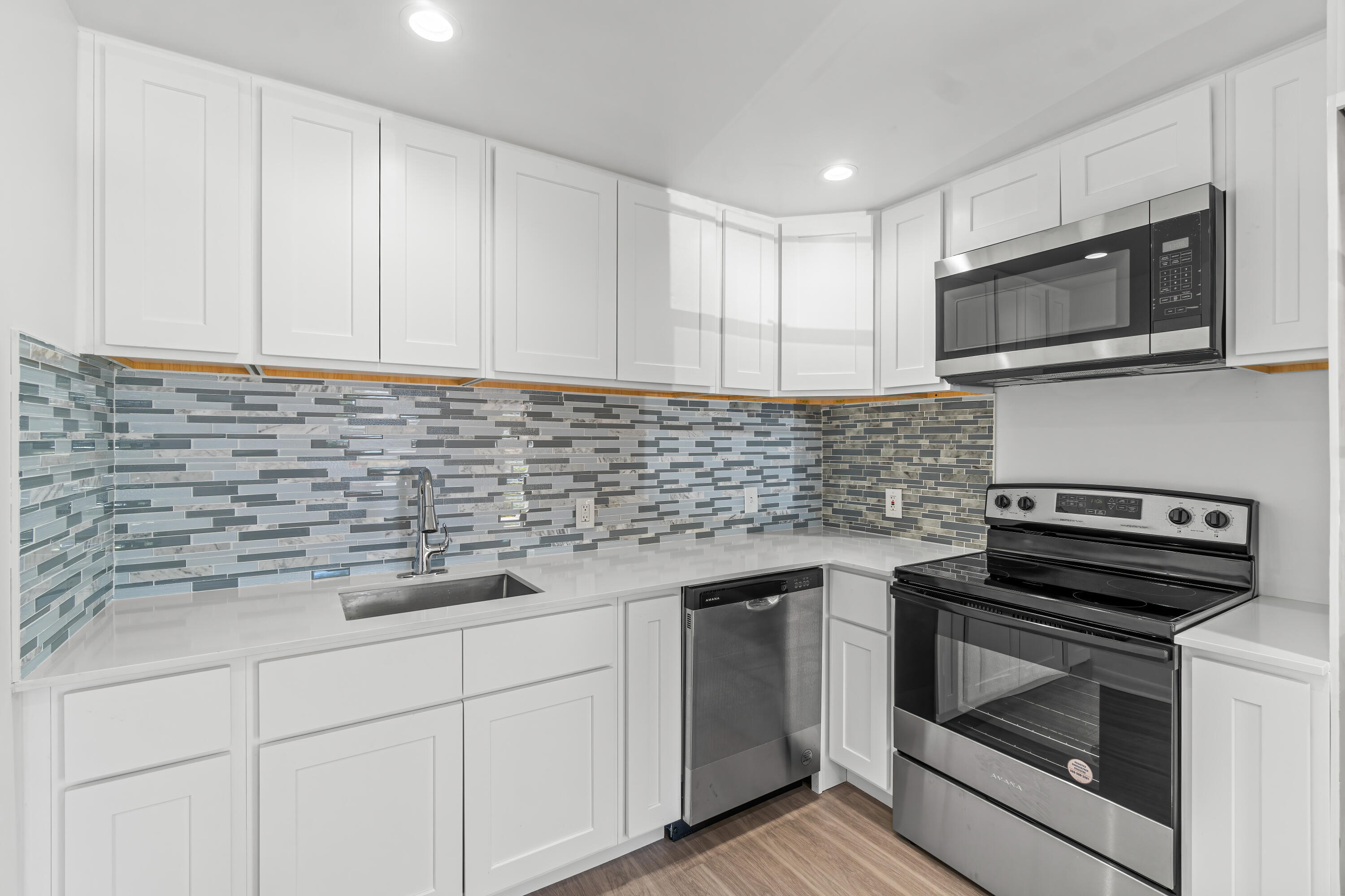 1007 REXFORD A Property Photo 1