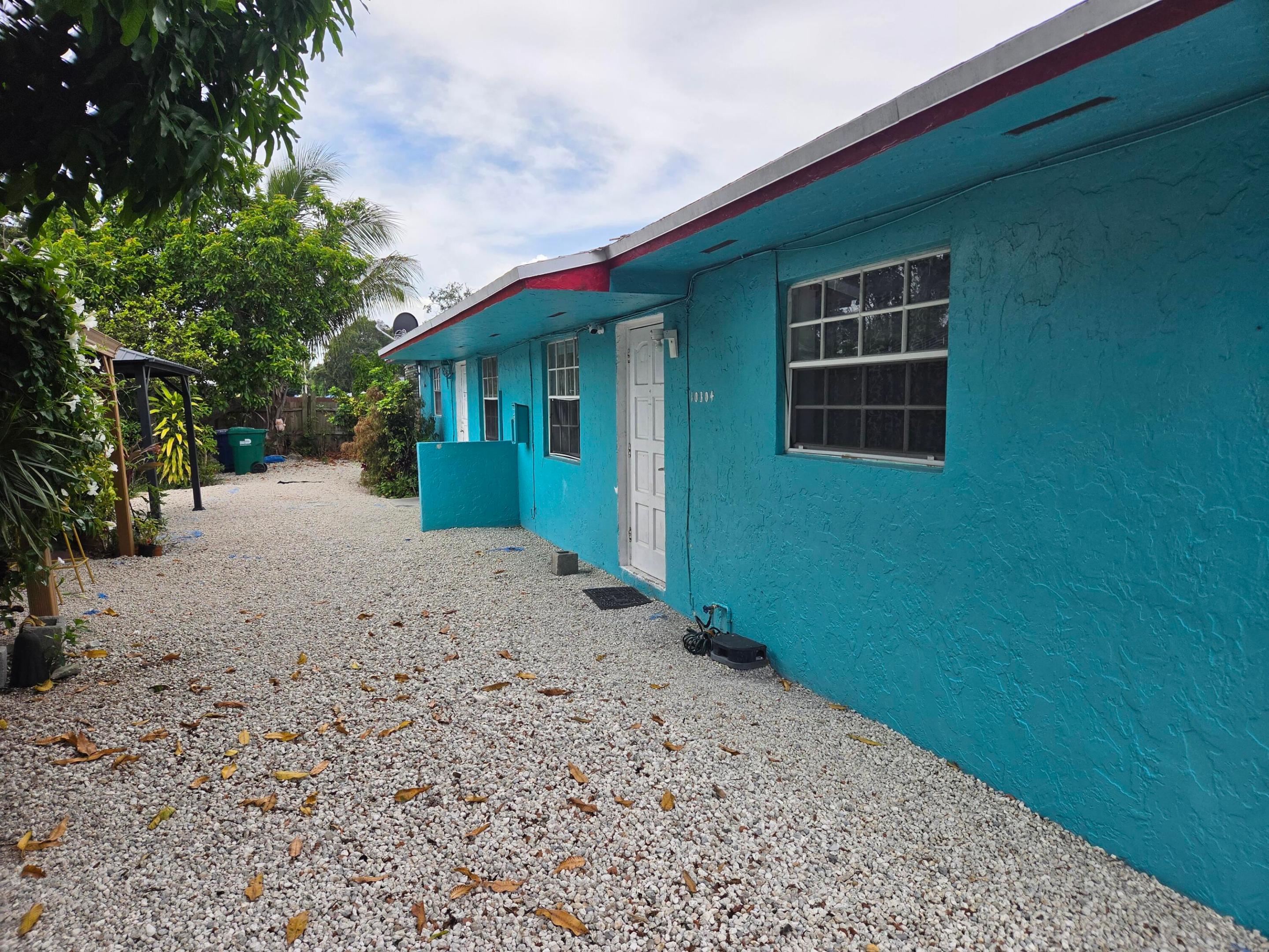 10304 Nw 10th Avenue Property Photo 1