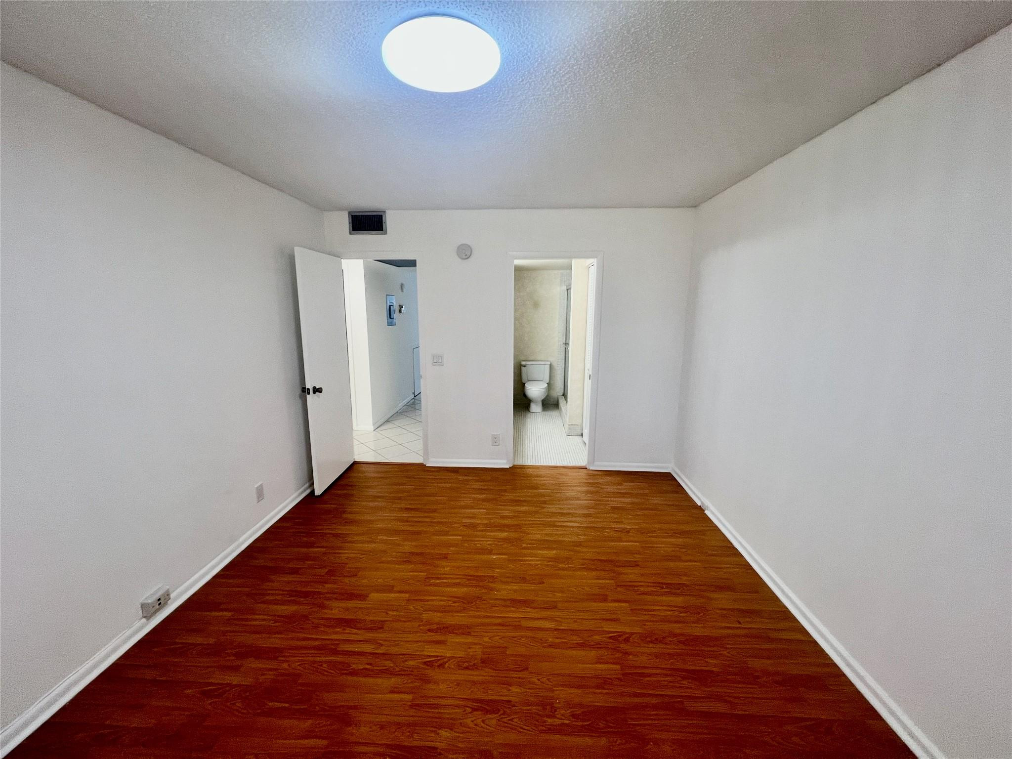 3002 Newcastle A Property Photo 6