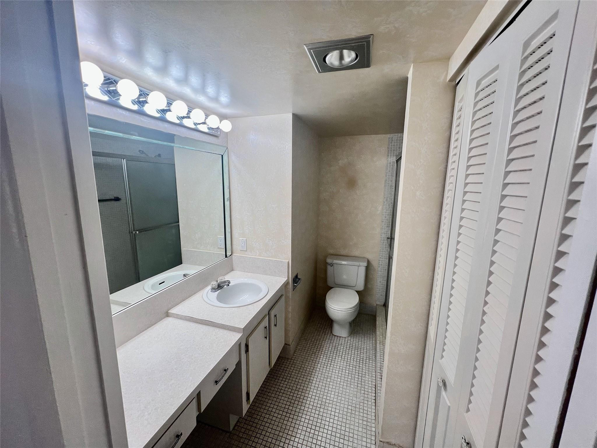 3002 Newcastle A Property Photo 8
