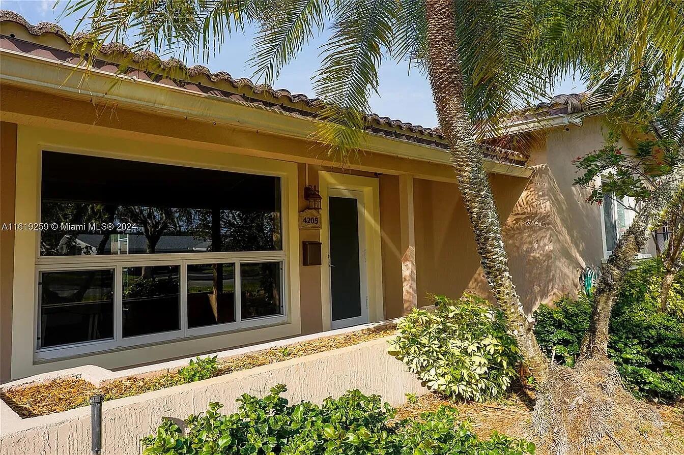 4205 Mckinley Street Property Photo 8