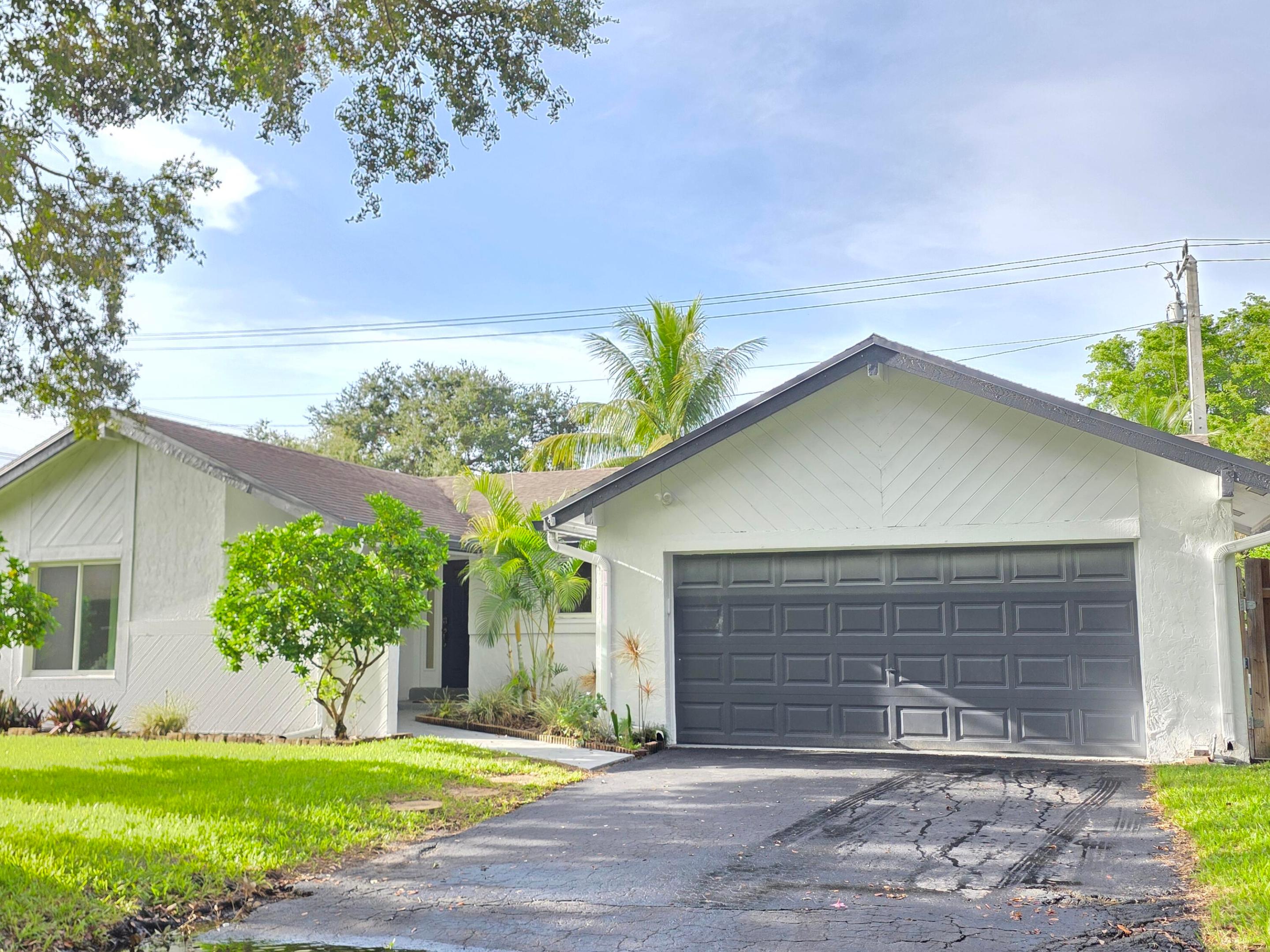 12301 Paseo Way Property Photo 1