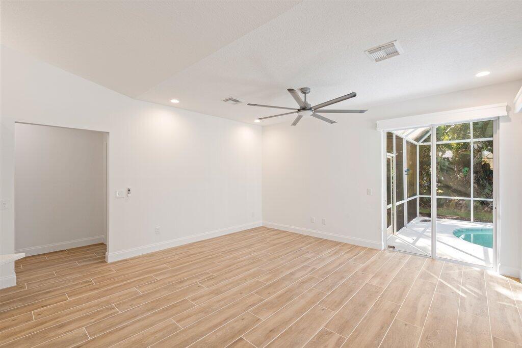 6862 Nw Jorgensen Road Property Photo 13