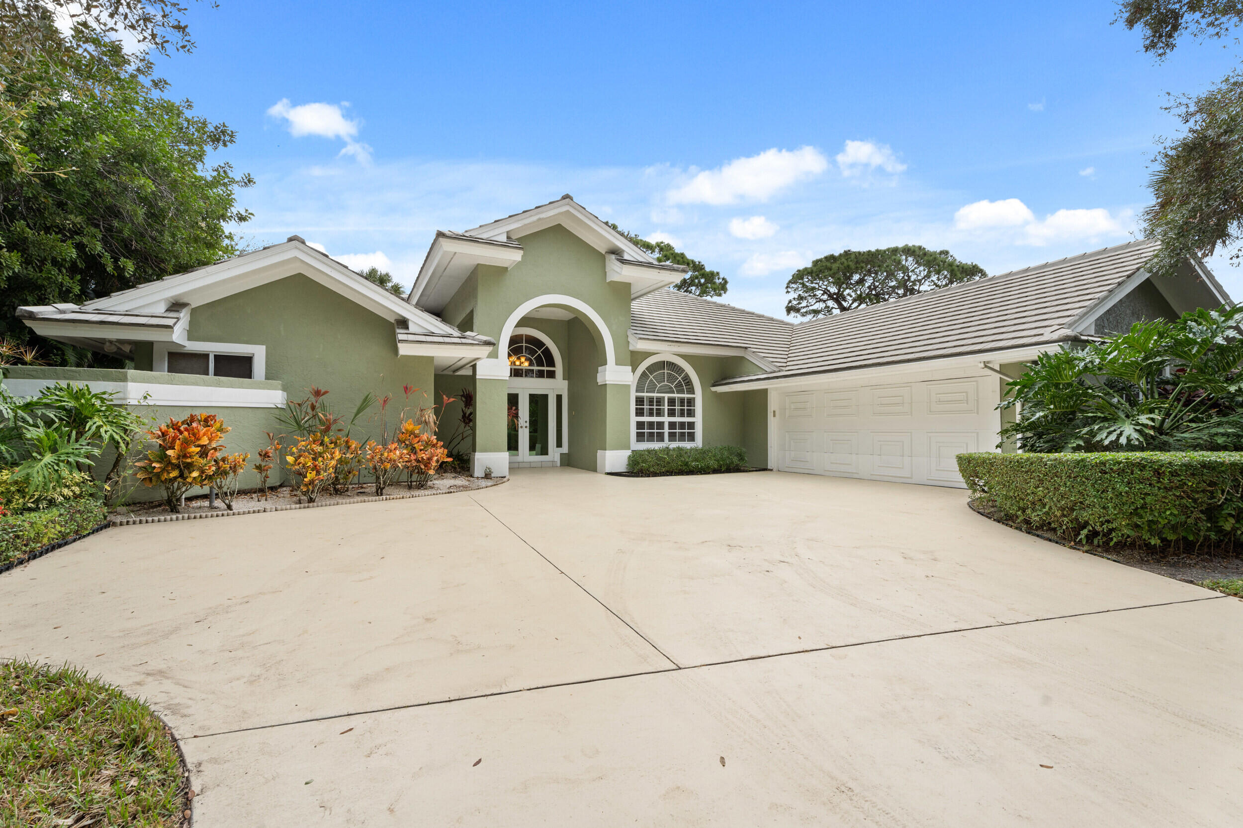 6581 Se Baltusrol Terrace Property Photo 1