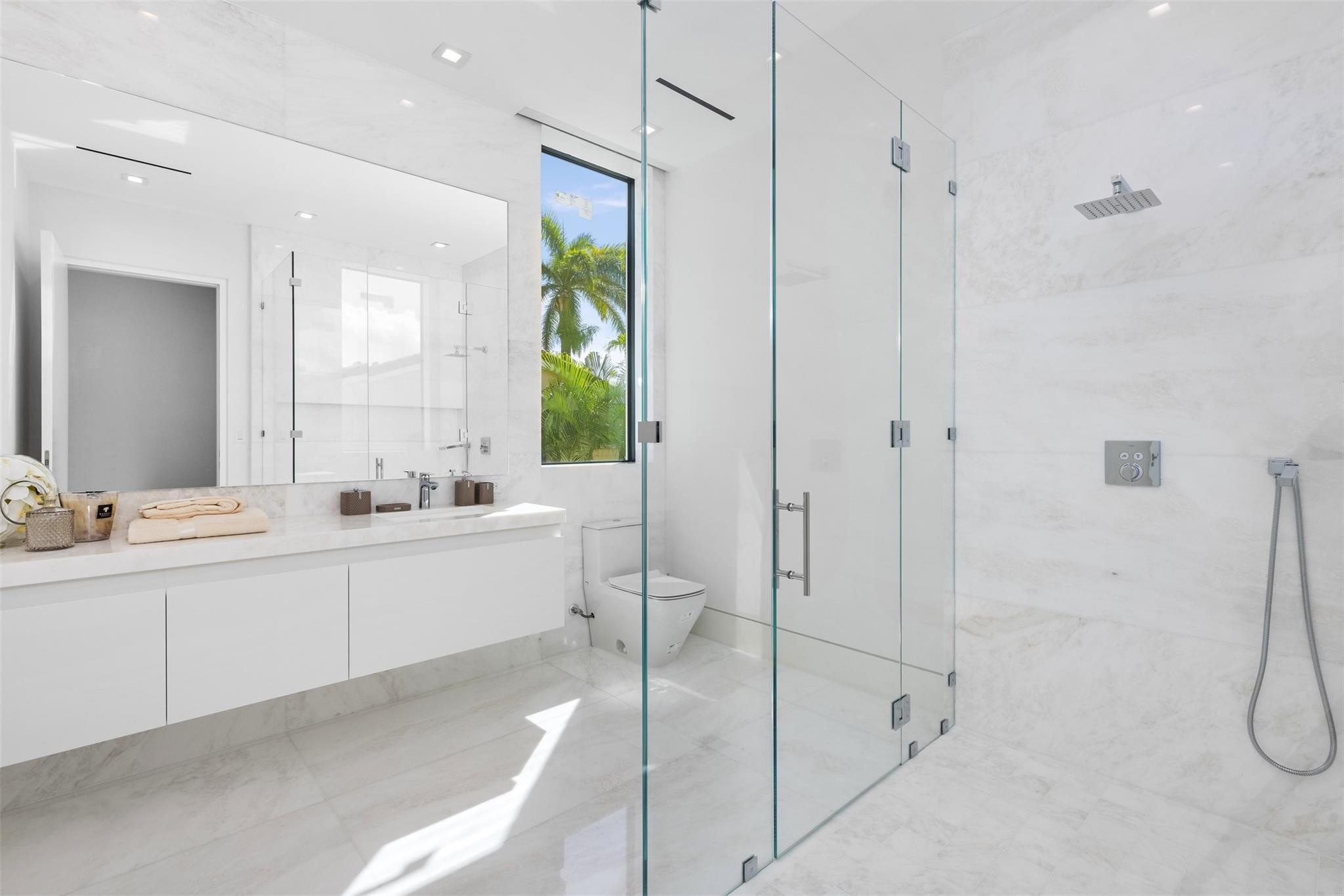 68 Isla Bahia Drive Property Photo 62