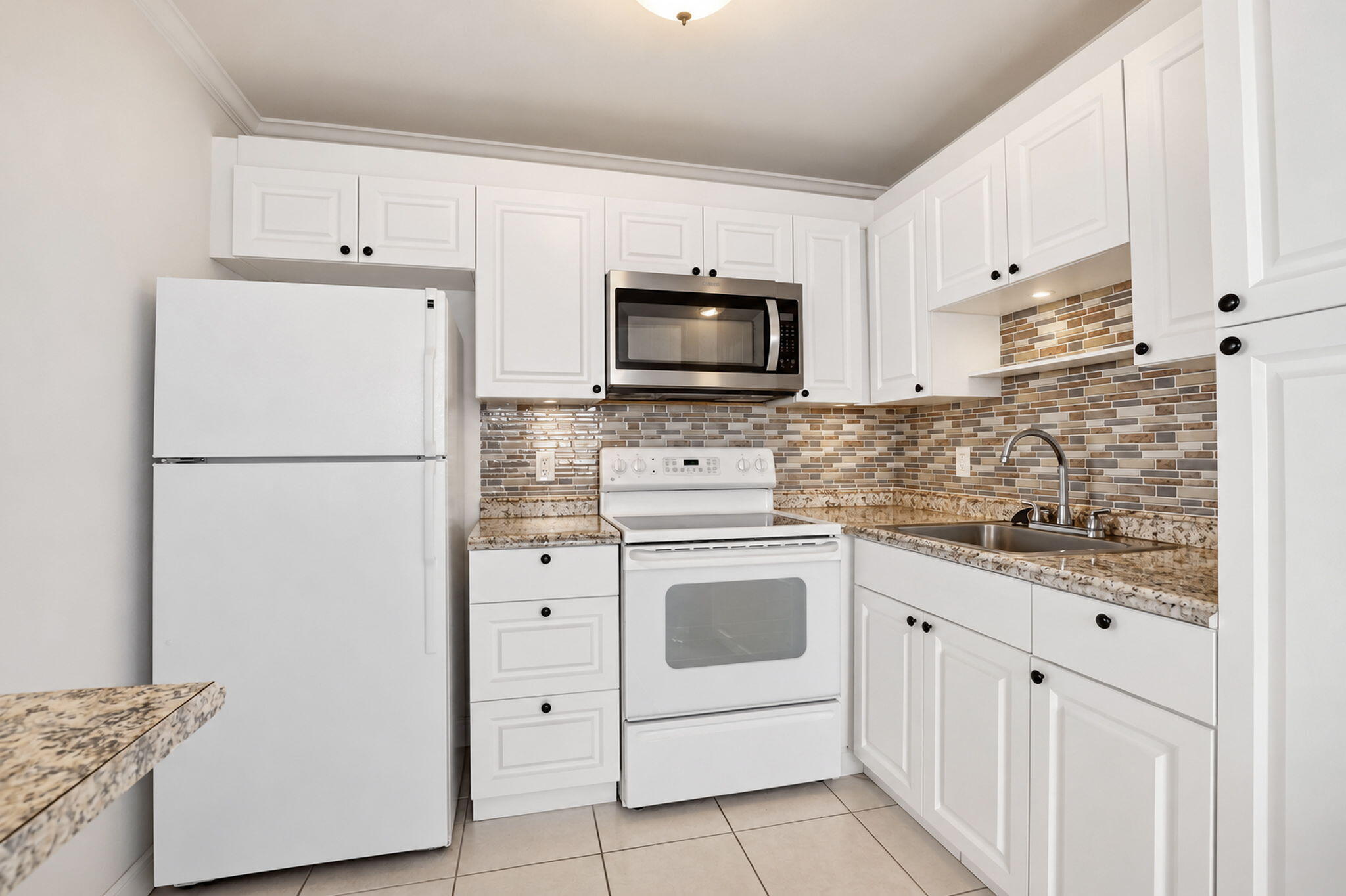 114 Valencia E Property Photo 1