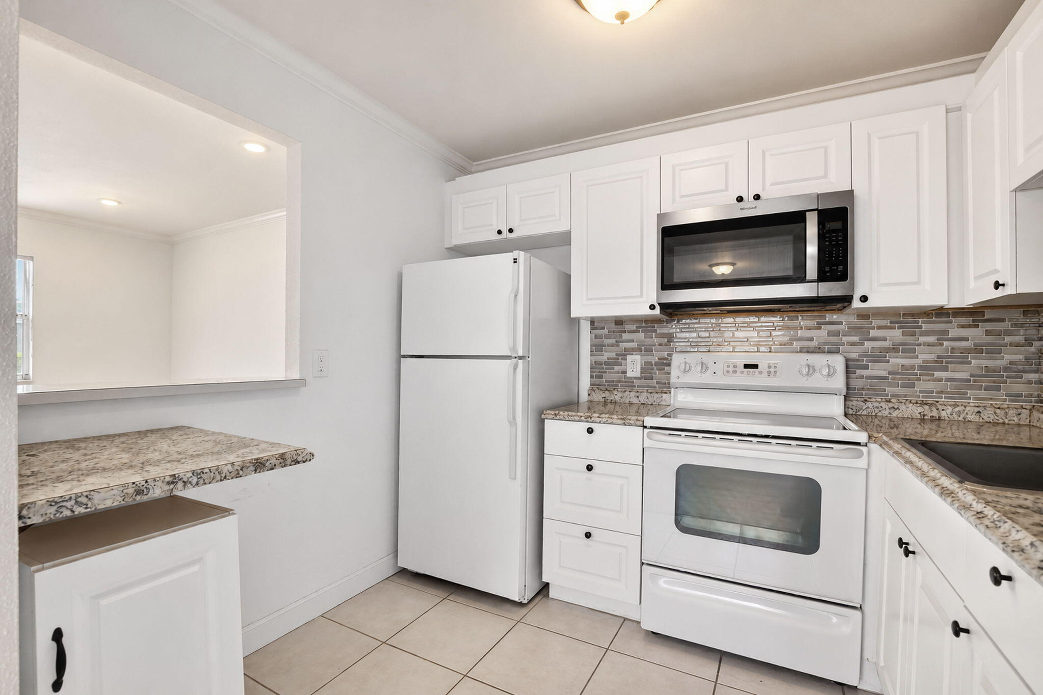 114 Valencia E Property Photo 2