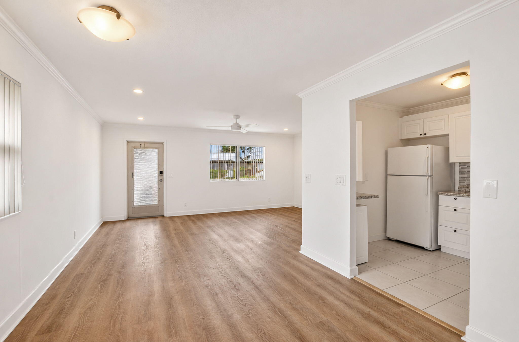 114 Valencia E Property Photo 4