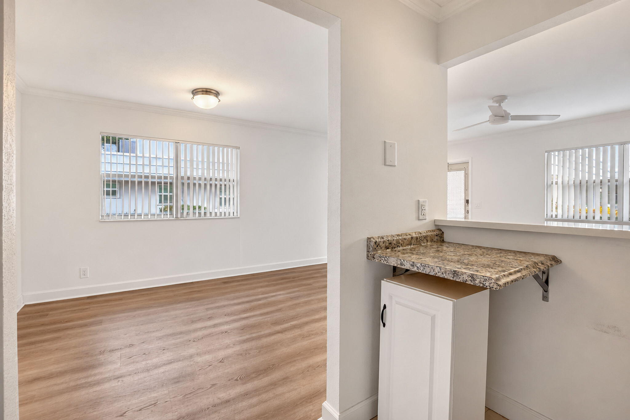 114 Valencia E Property Photo 5