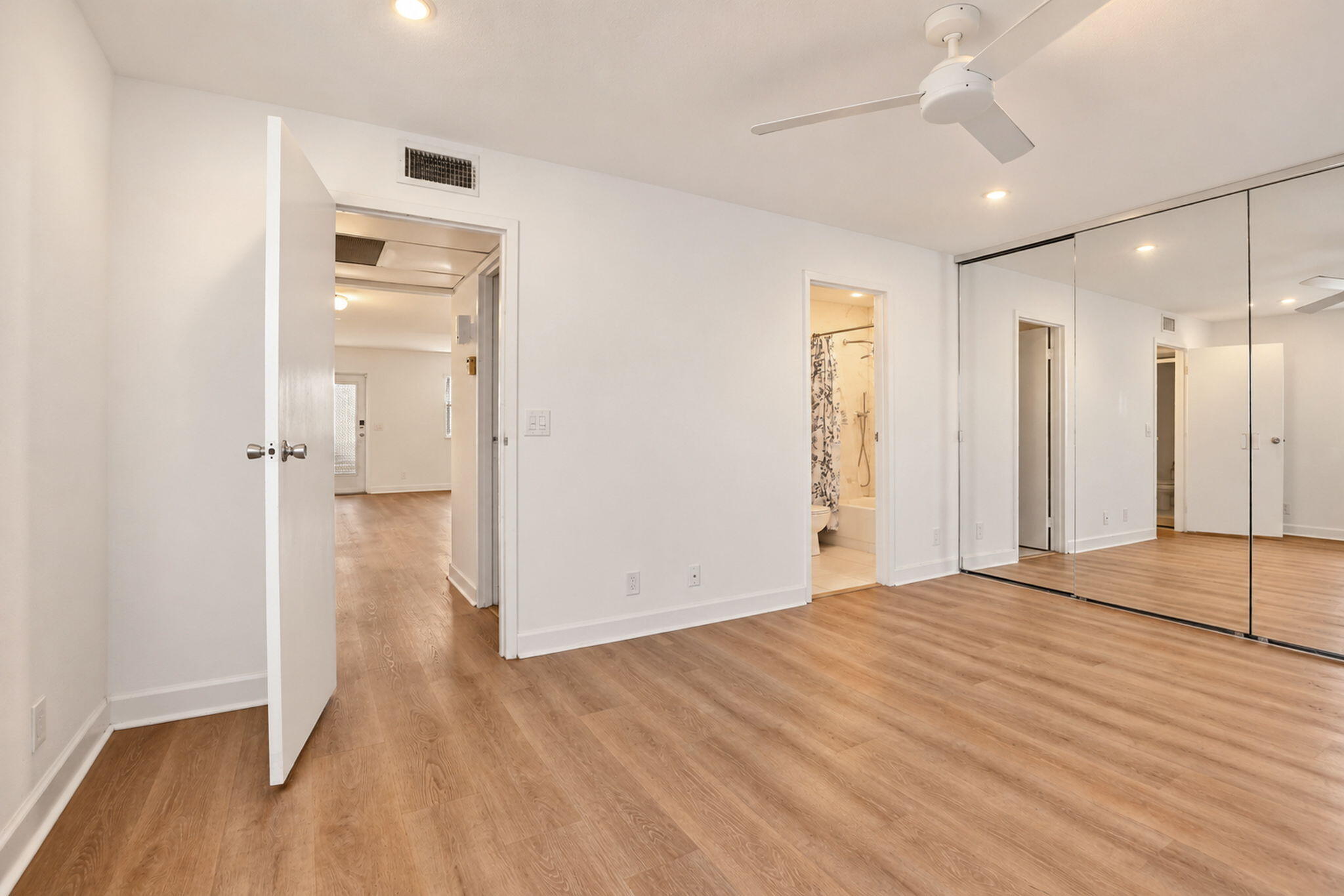 114 Valencia E Property Photo 14