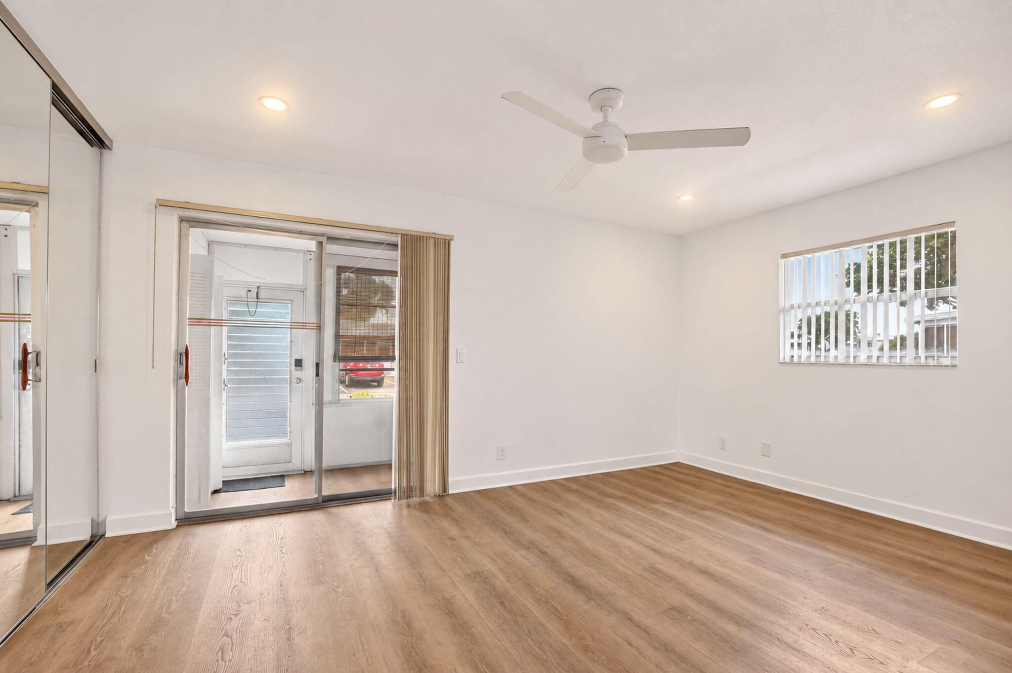 114 Valencia E Property Photo 15