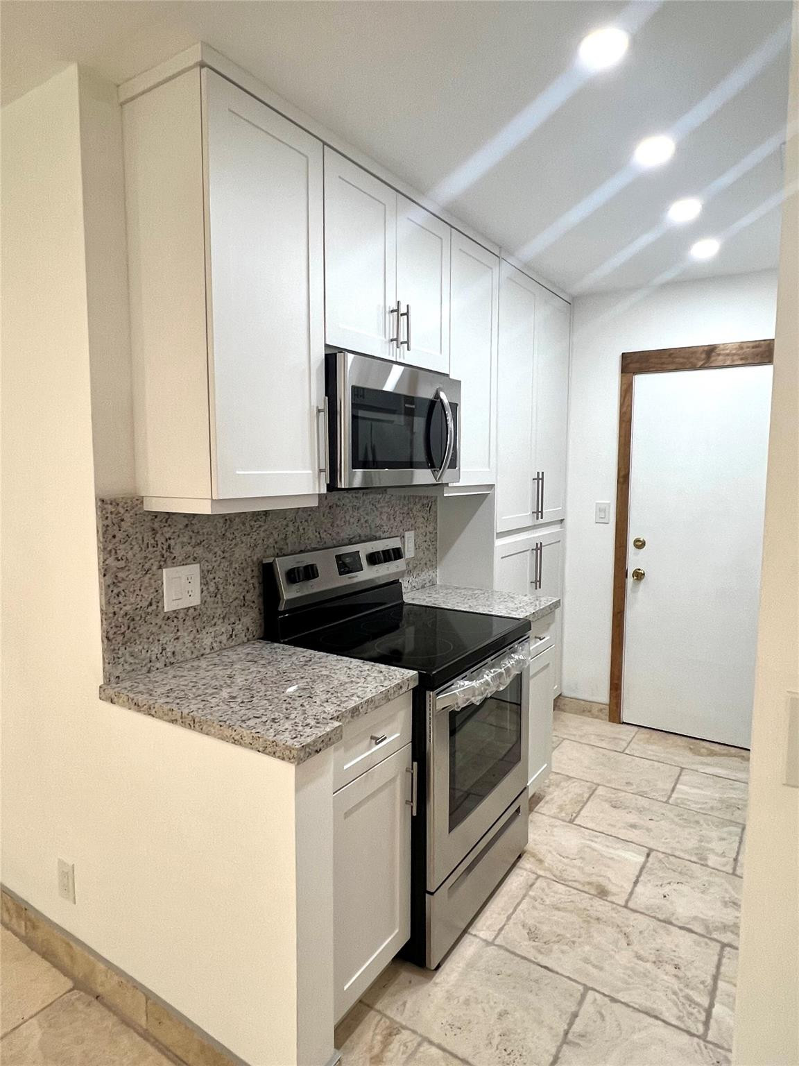 2250 NE 66TH Street 1508 Property Photo 1