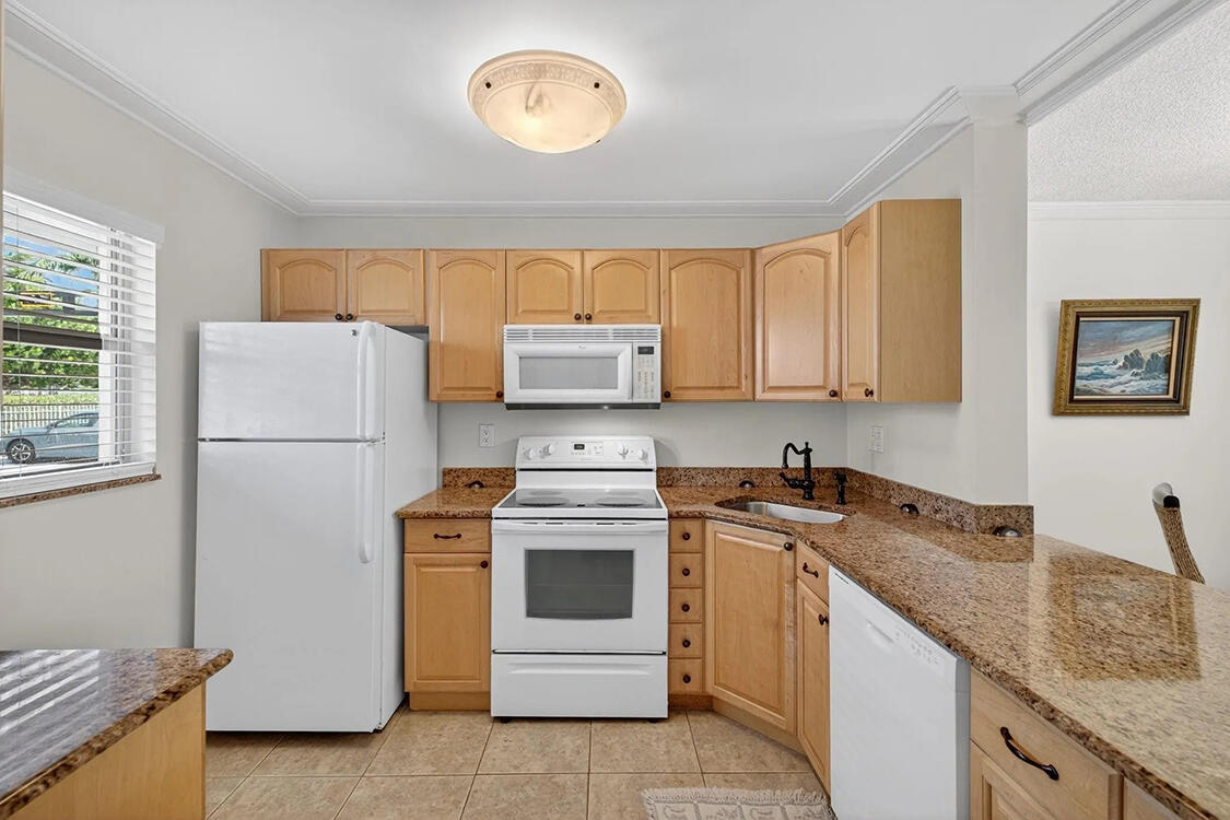 1541 S Ocean Boulevard 122 Property Photo 2
