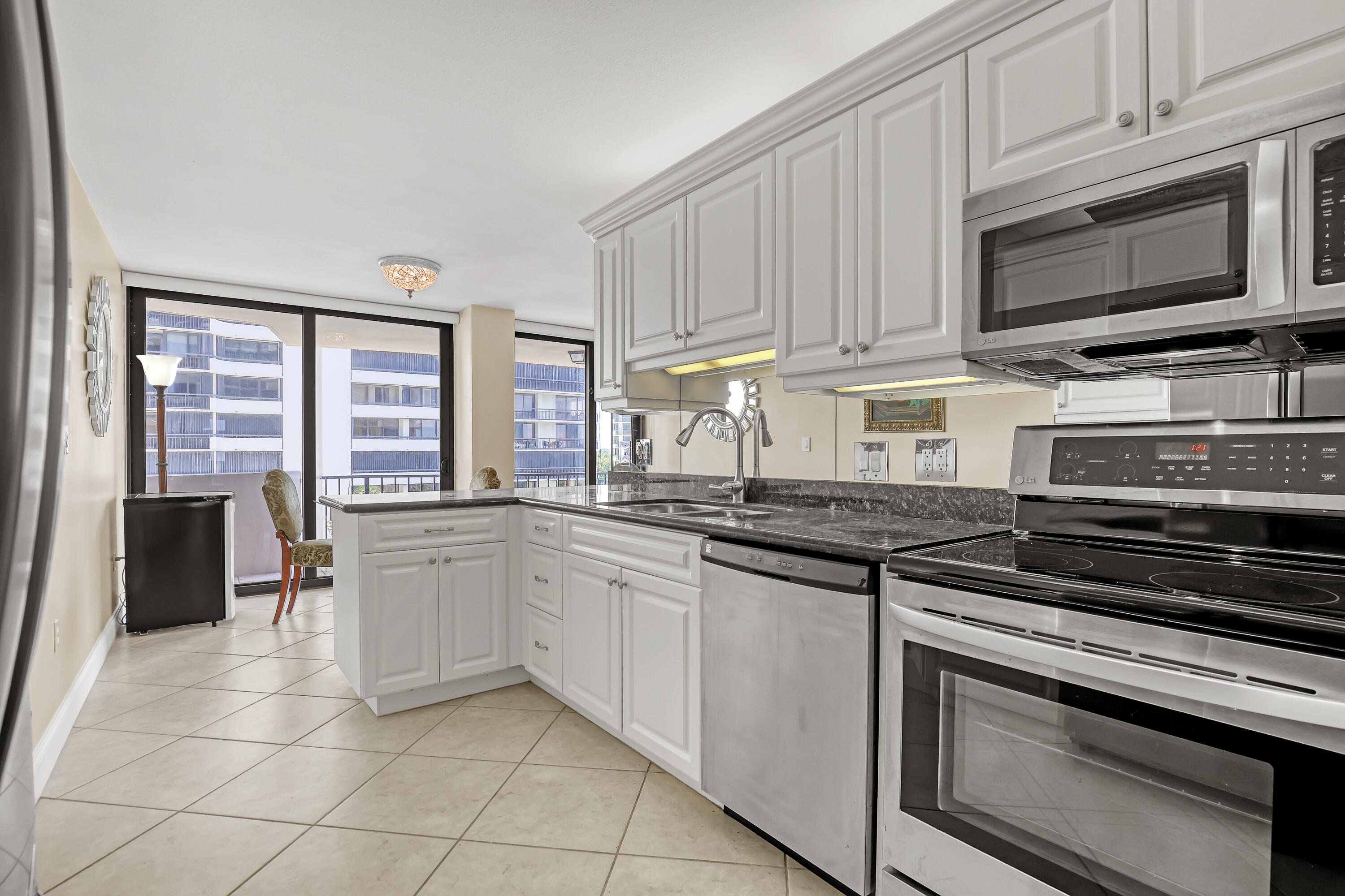 4200 N Ocean Drive 2-403 Property Photo 5