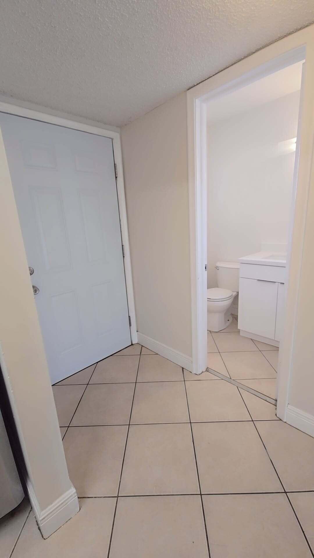 4121 Stirling Road 404 Property Photo 4