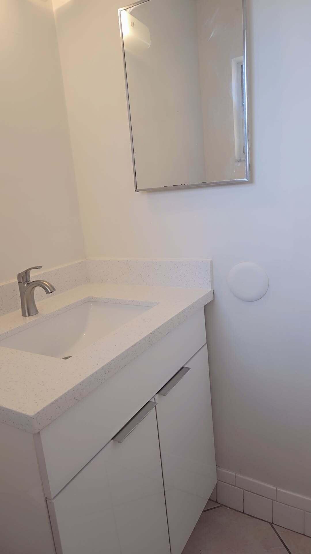 4121 Stirling Road 404 Property Photo 6