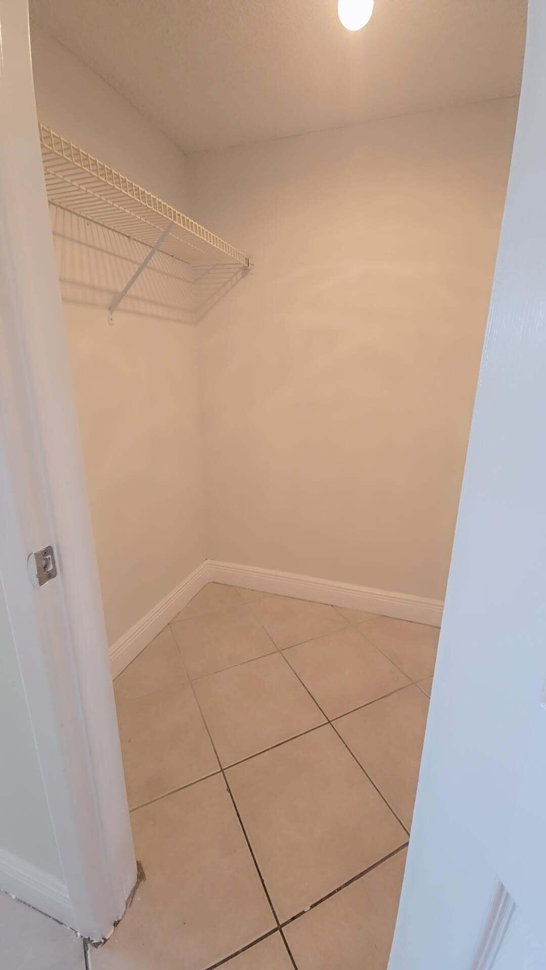 4121 Stirling Road 404 Property Photo 10
