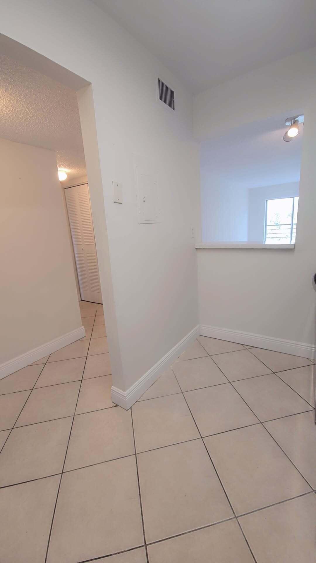 4121 Stirling Road 404 Property Photo 17