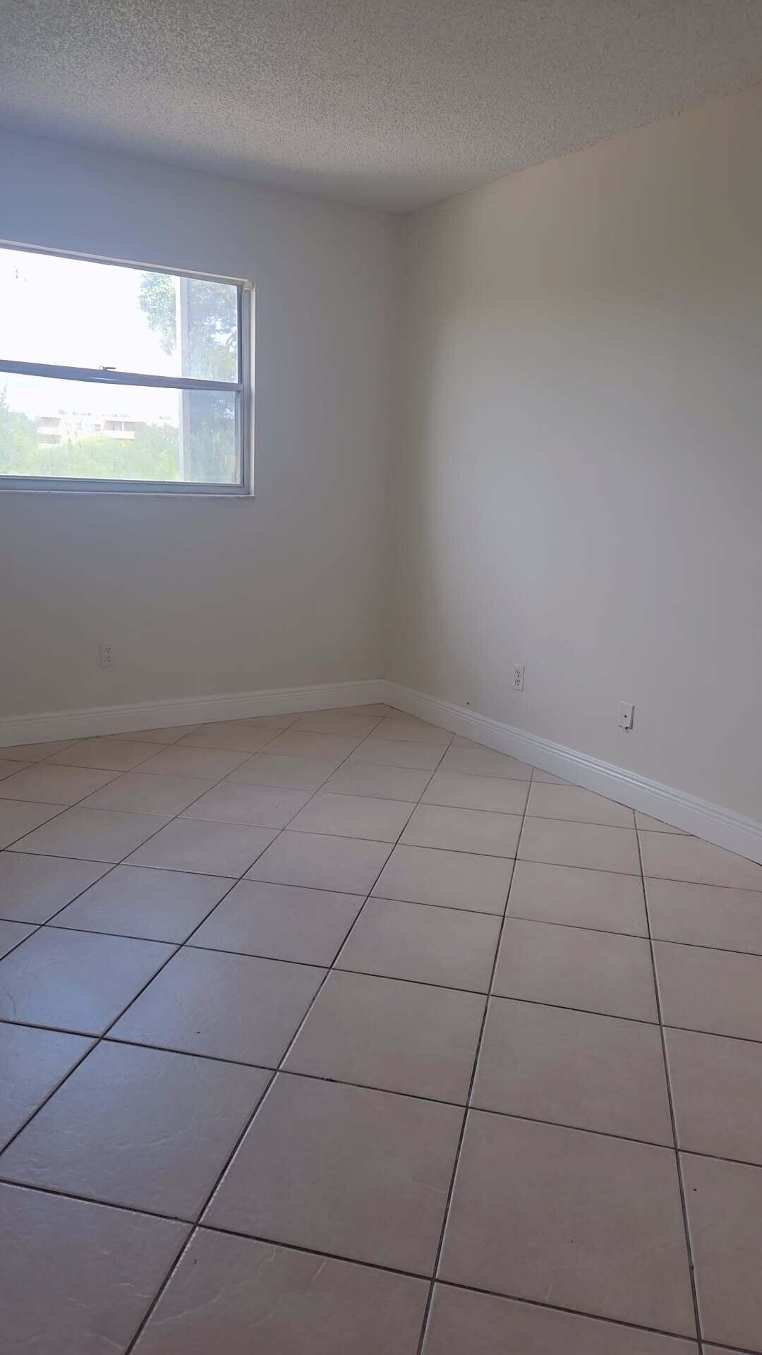 4121 Stirling Road 404 Property Photo 21