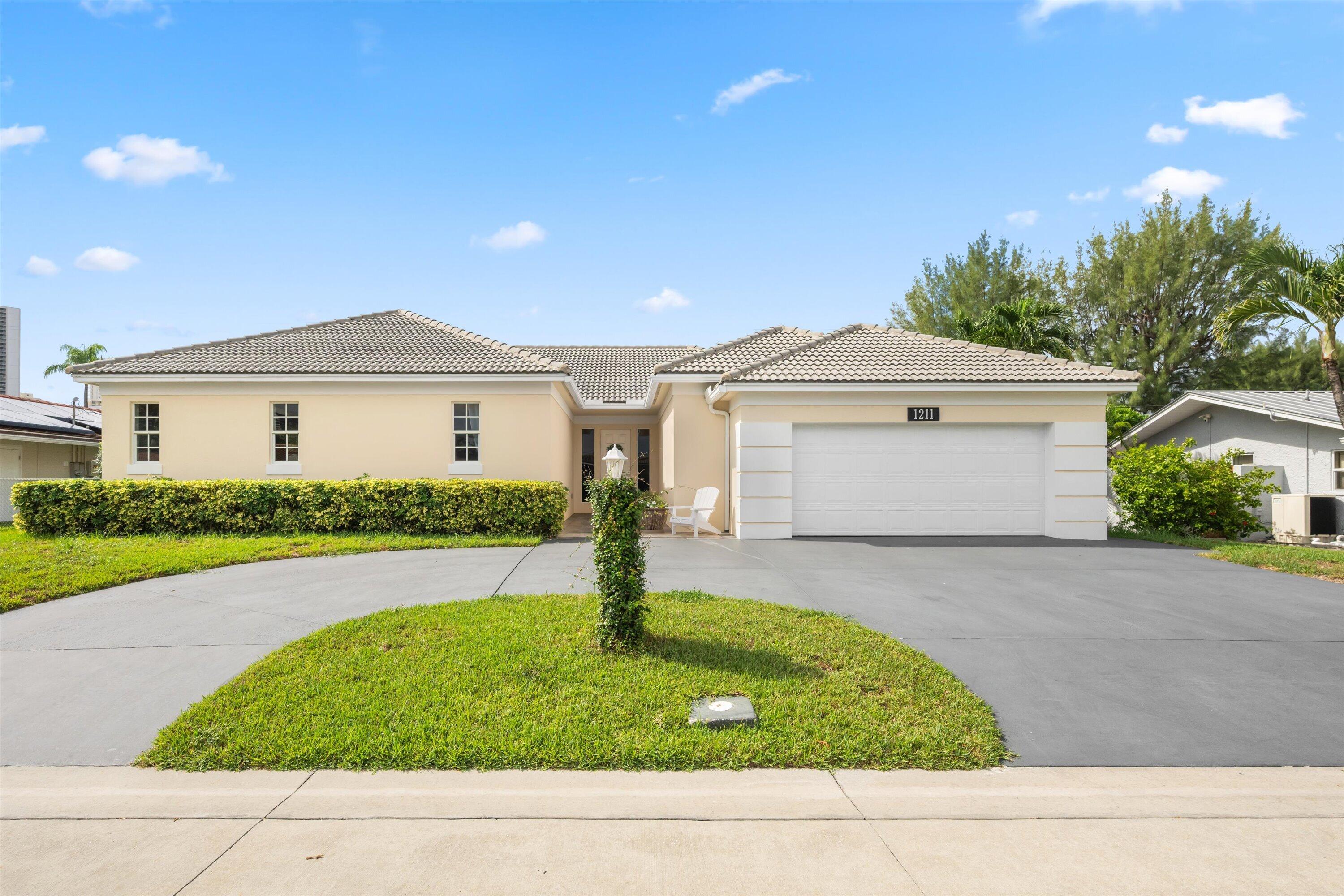 1211 Singer Drive Property Photo 1