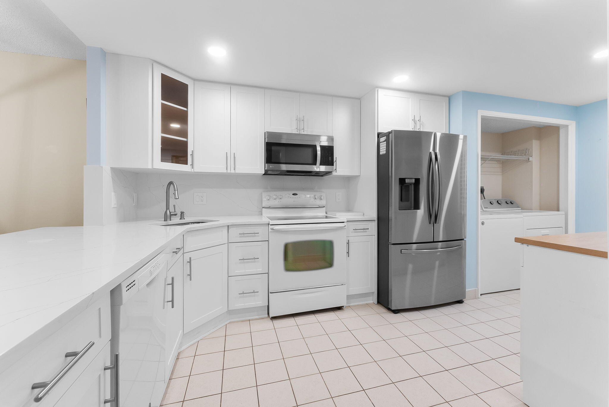 4007 N Cypress Drive 208 Property Photo 4