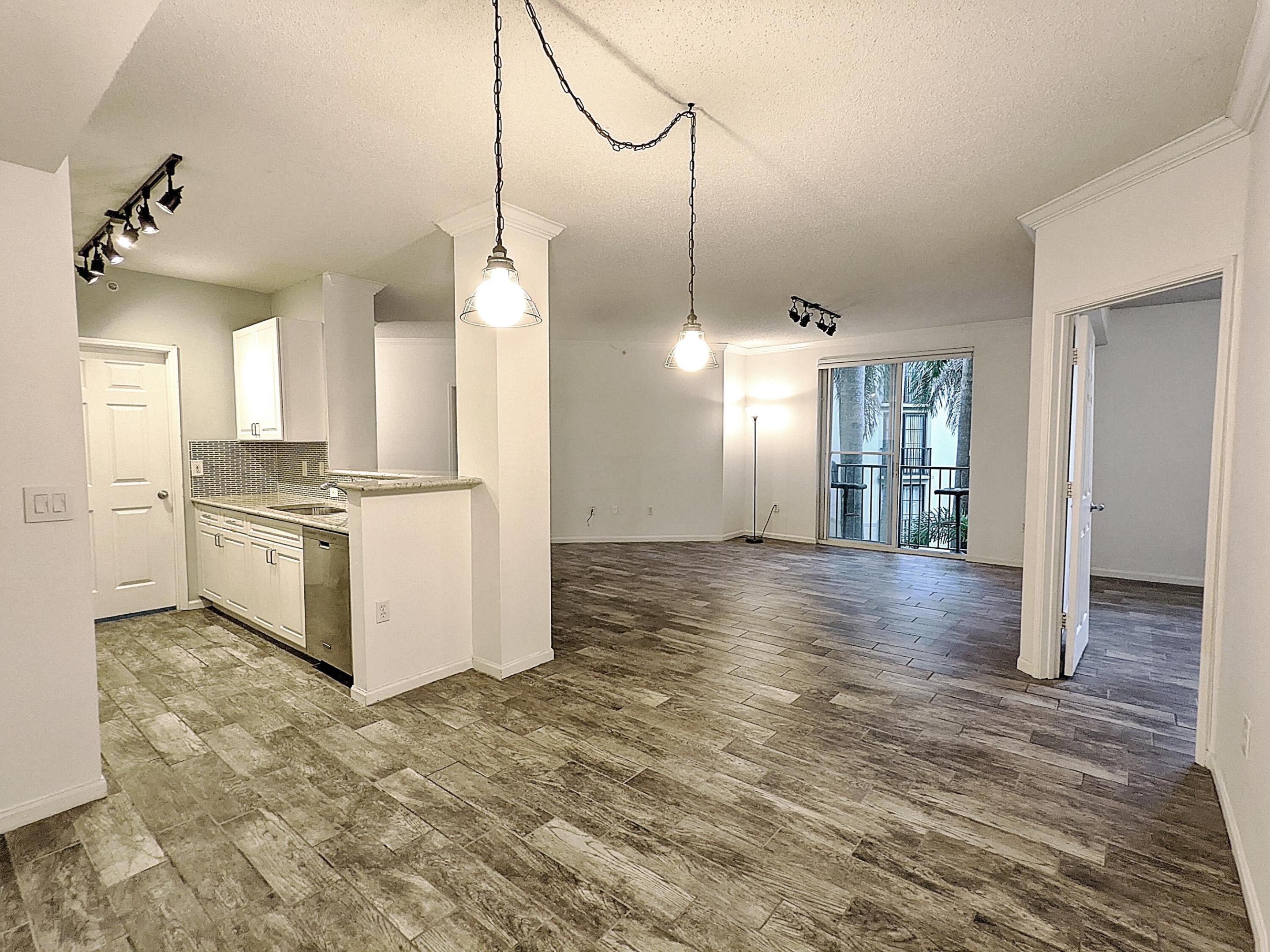 630 S Sapodilla Avenue 308 Property Photo 1