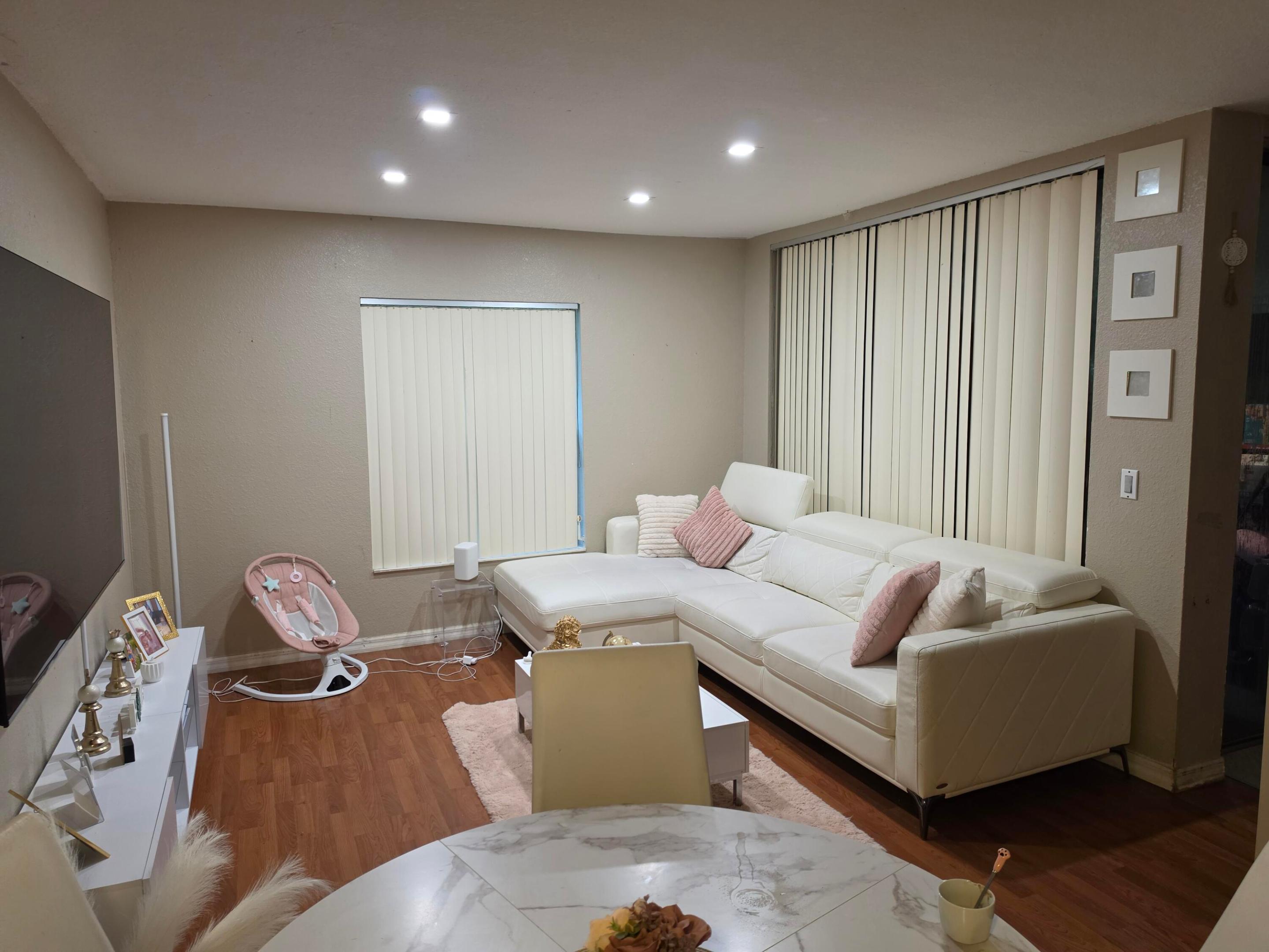 3852 Coral Tree Circle Property Photo 4