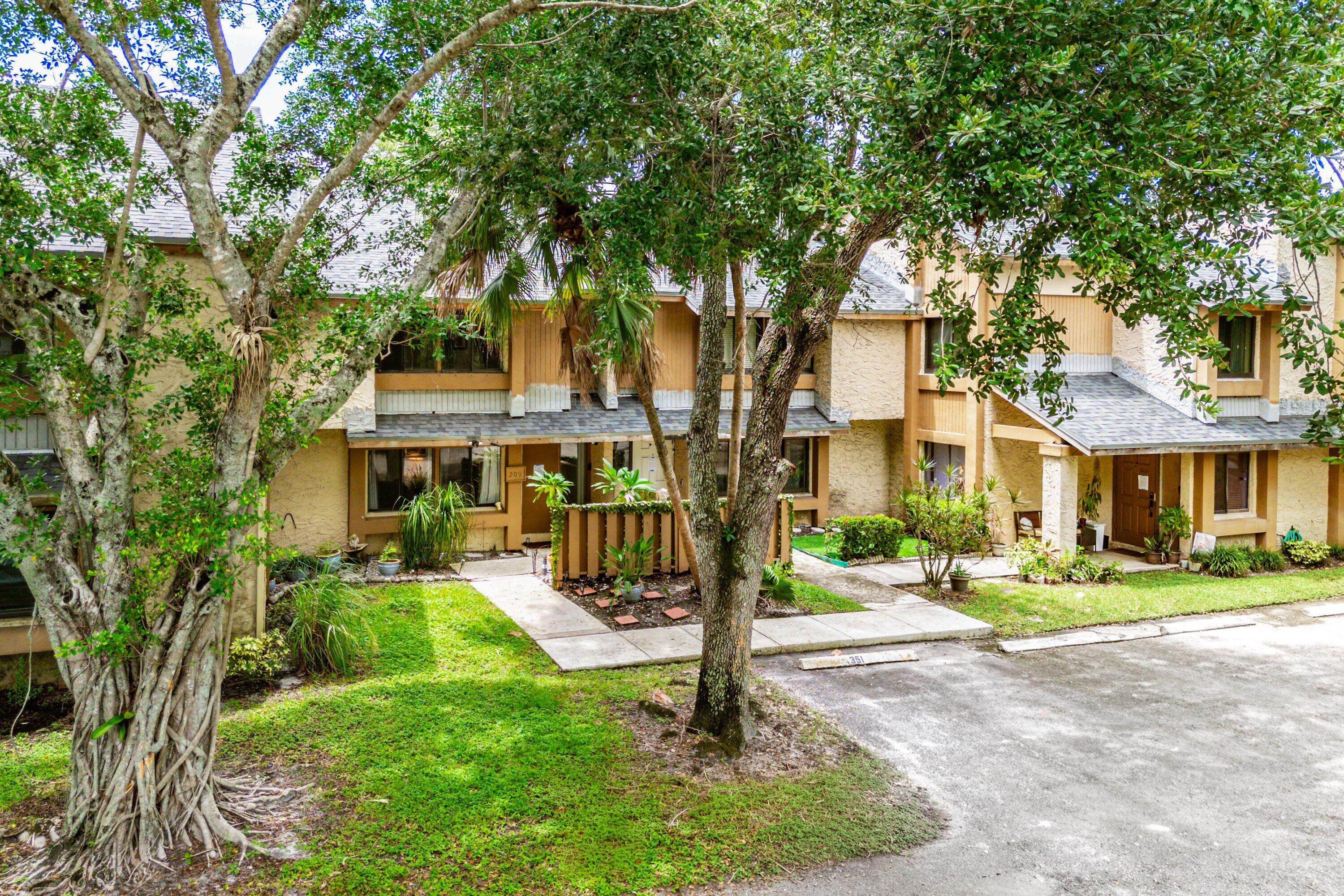 209 Wimbledon Lakes Drive