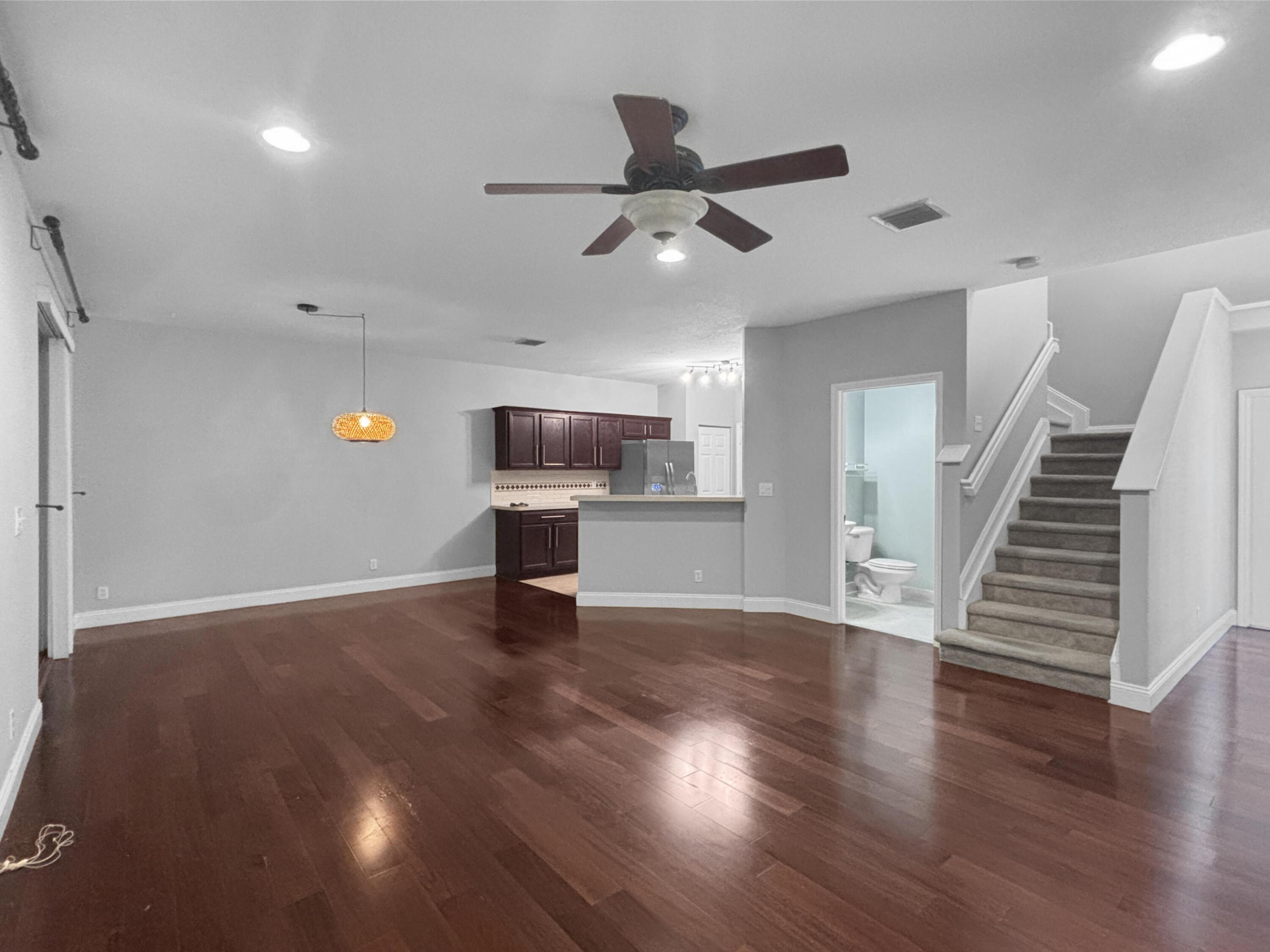 4528 Thornwood Circle Property Photo 6