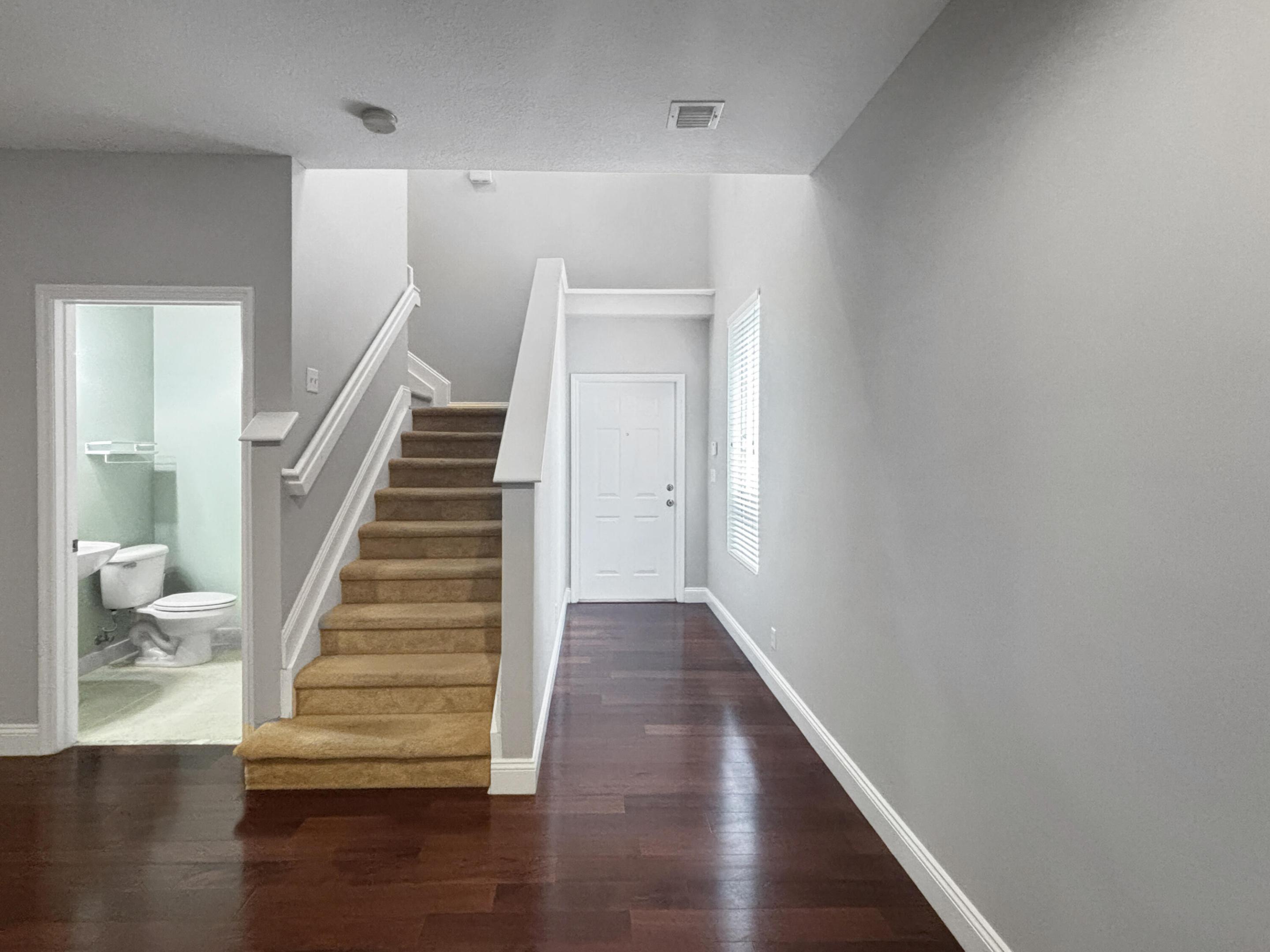 4528 Thornwood Circle Property Photo 7