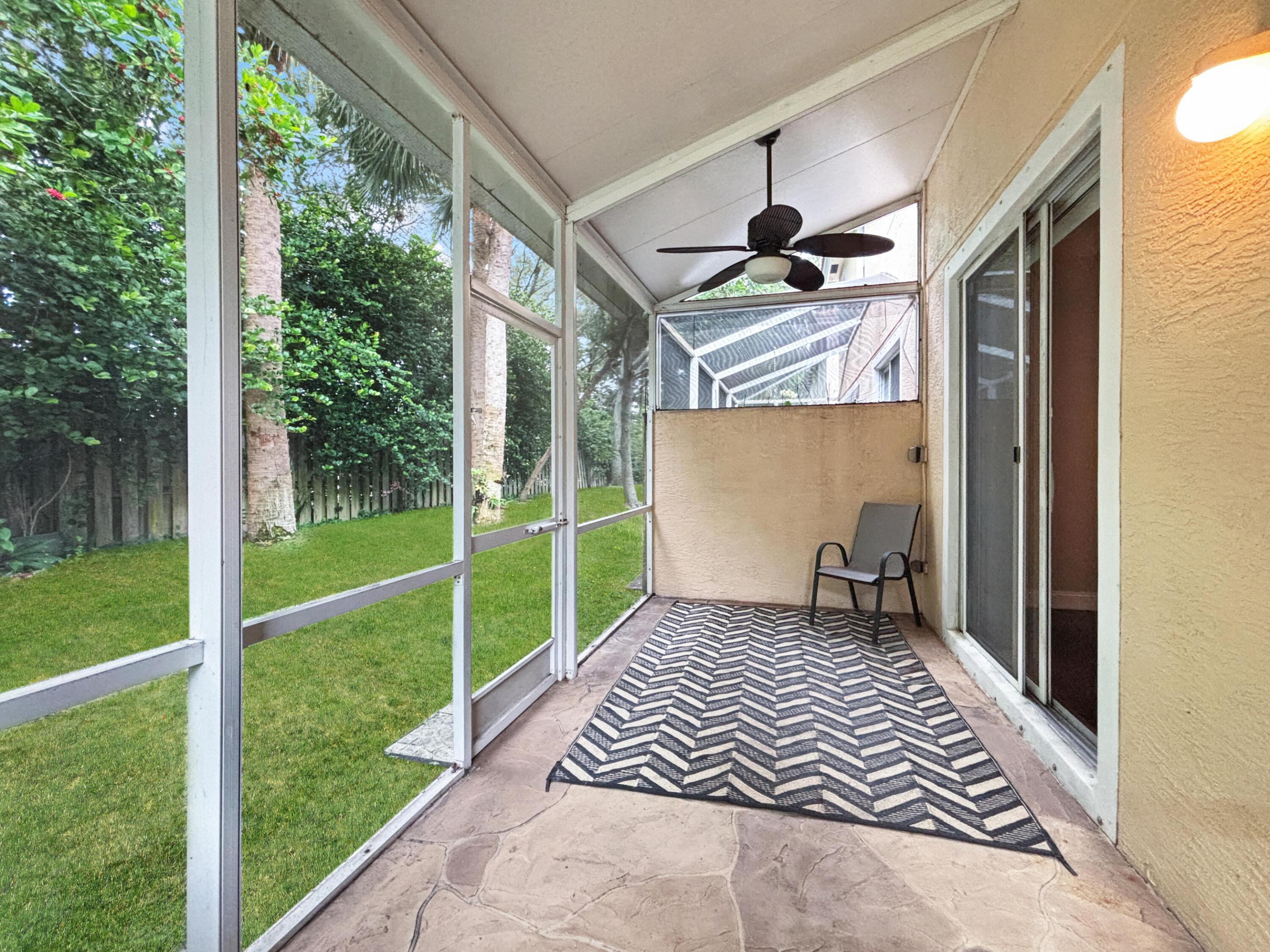 4528 Thornwood Circle Property Photo 10