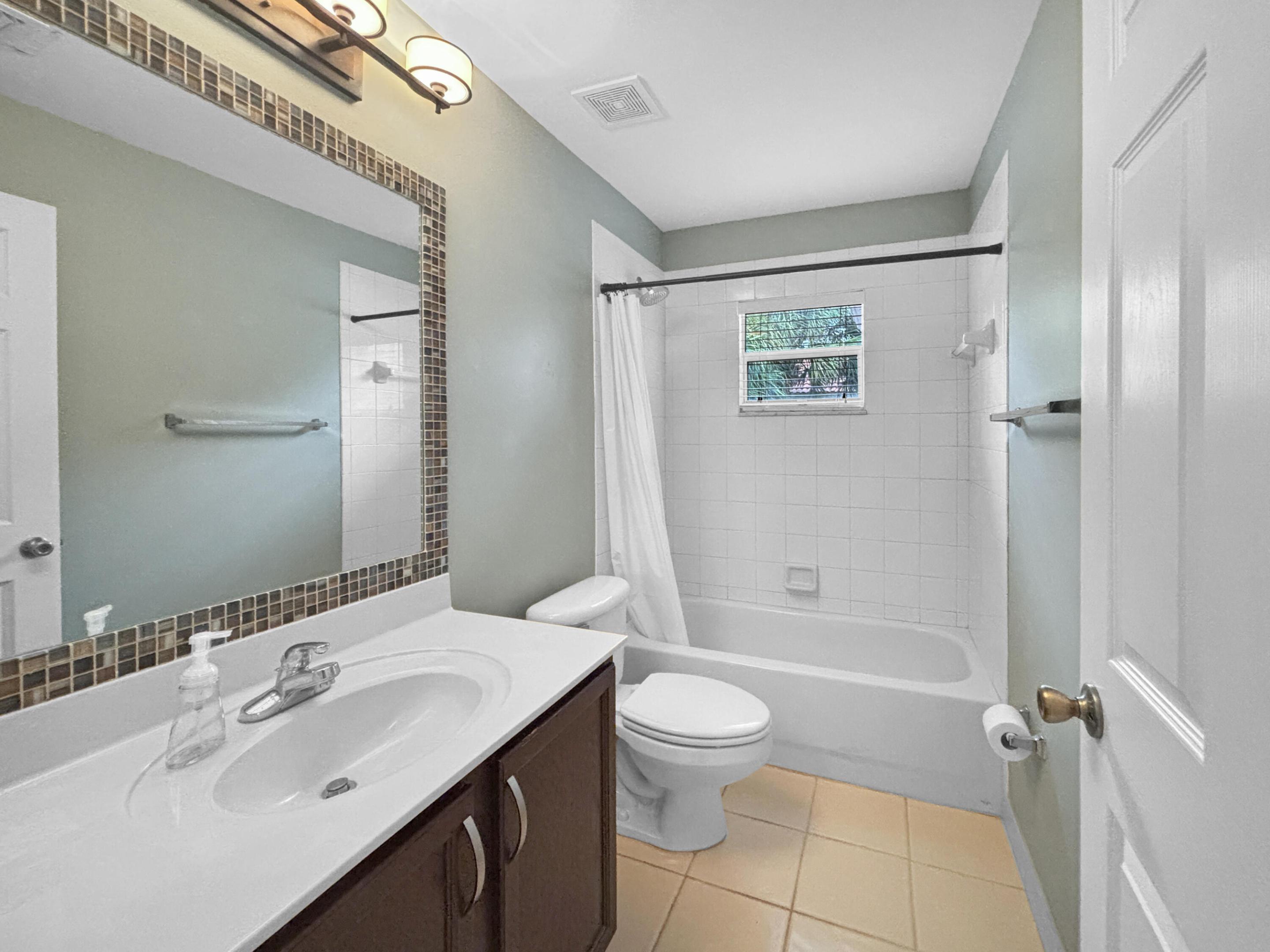 4528 Thornwood Circle Property Photo 21